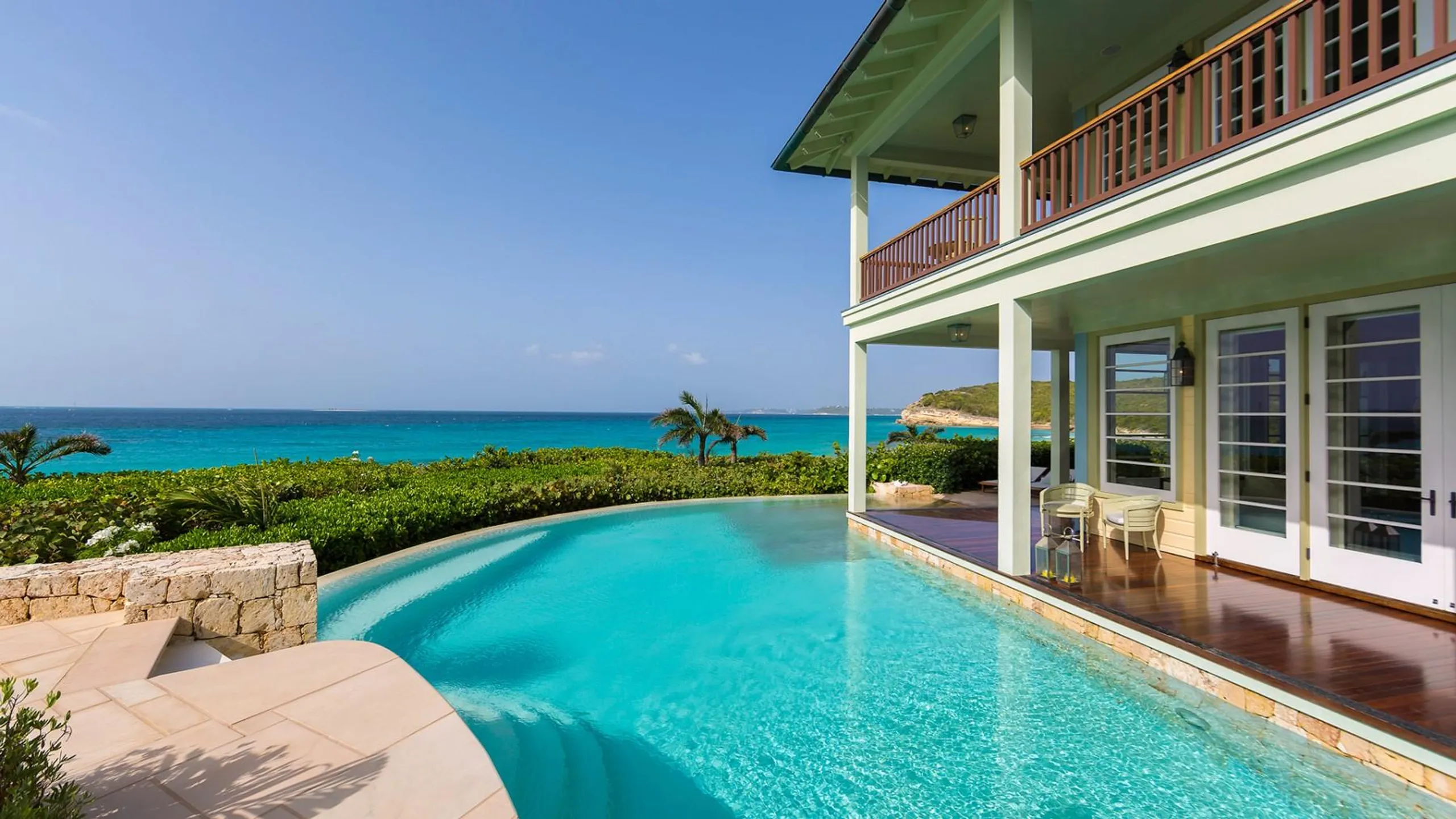 Stunning Beachfront Villa on Long Bay's Golden Sands — photograph 5