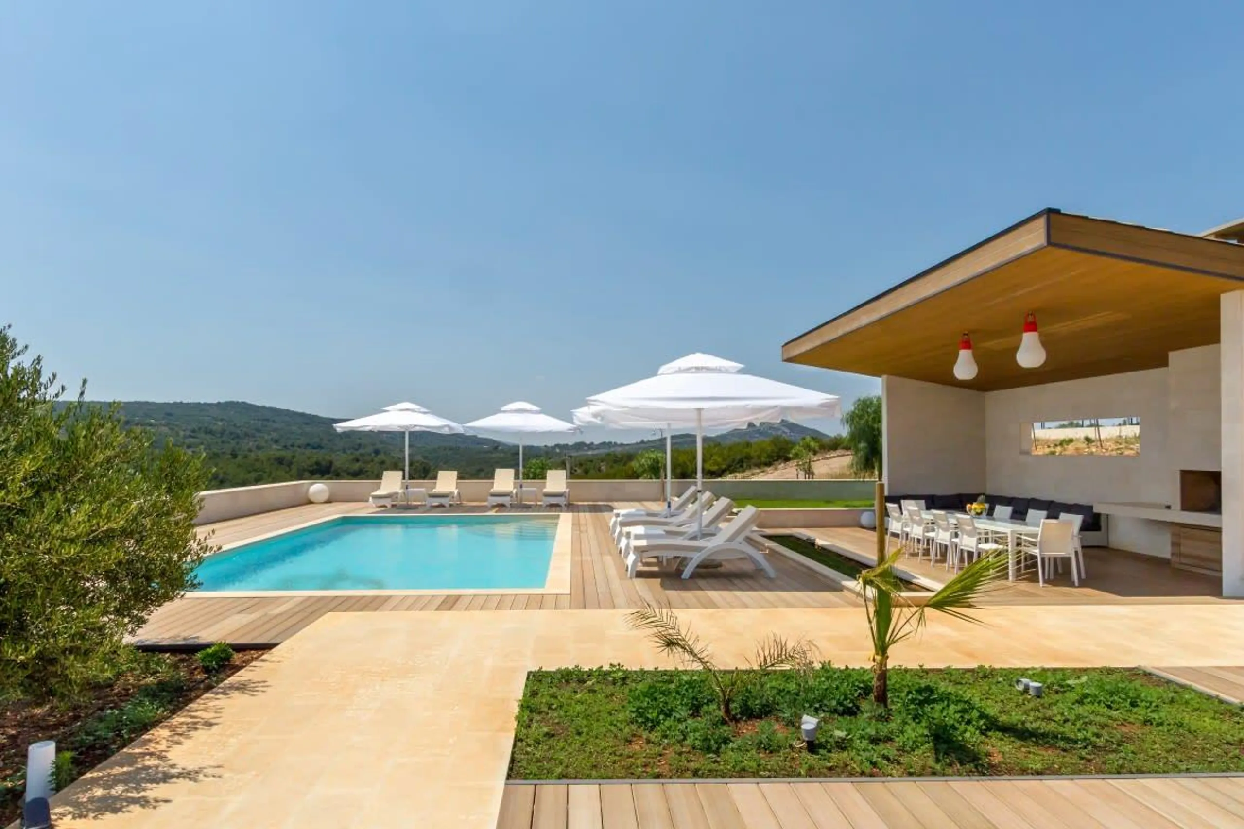 Impressive Mediterranean Villa with Pool, Zastrazisce