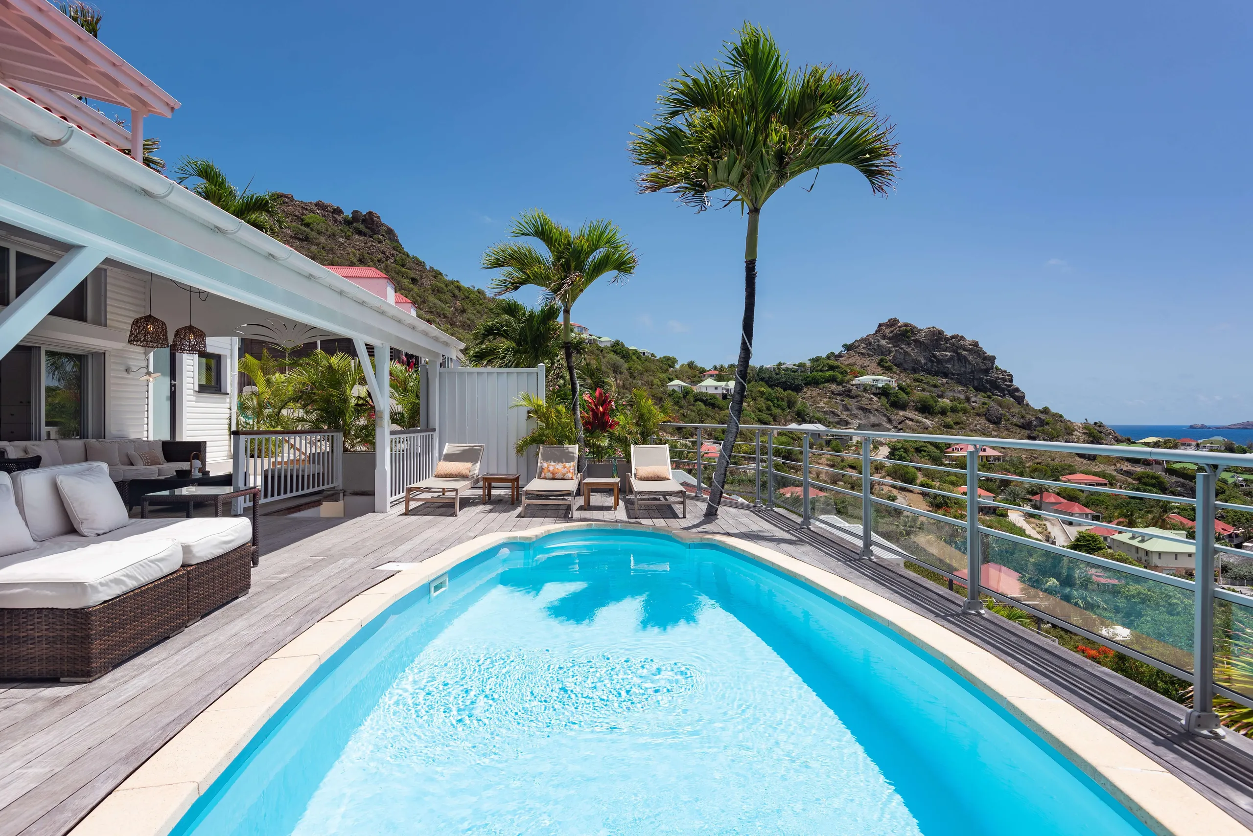 Chic and Charming Villa with Private Pool and Ocean Views, Anse Des Cayes