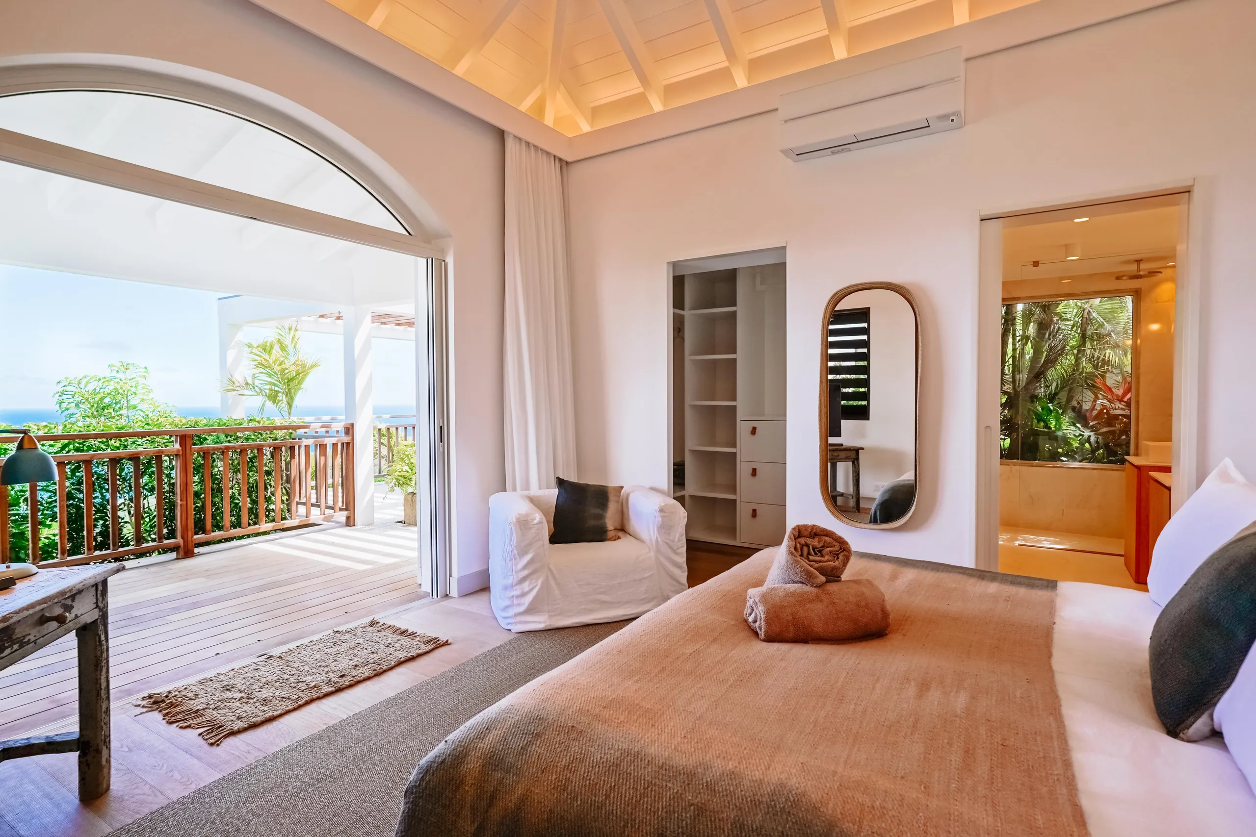 Majestic Paradise Villa with Private Pool and Ocean Views — photograph 11