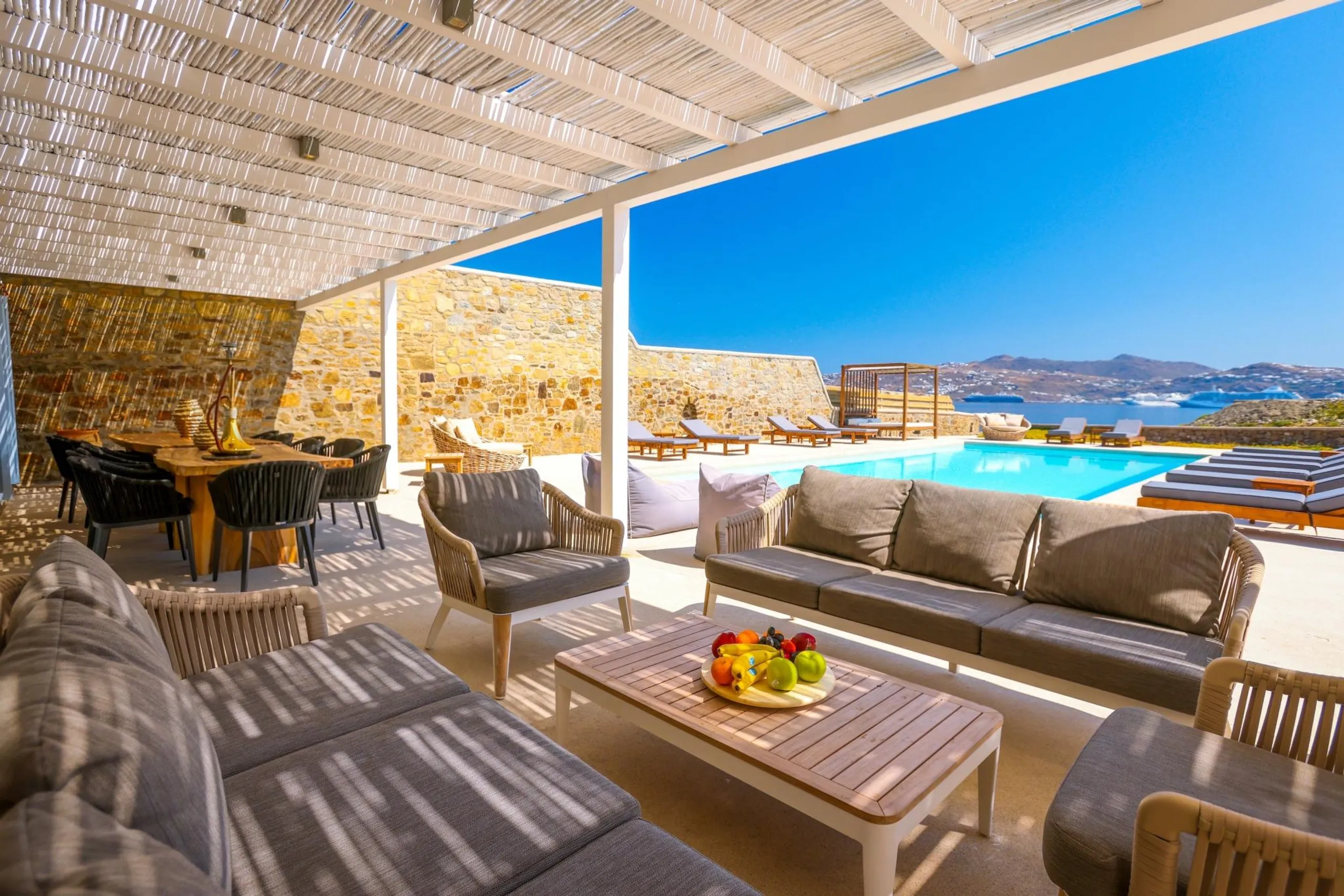 Glorious Mykonos Retreat with Private Pool — photograph 5
