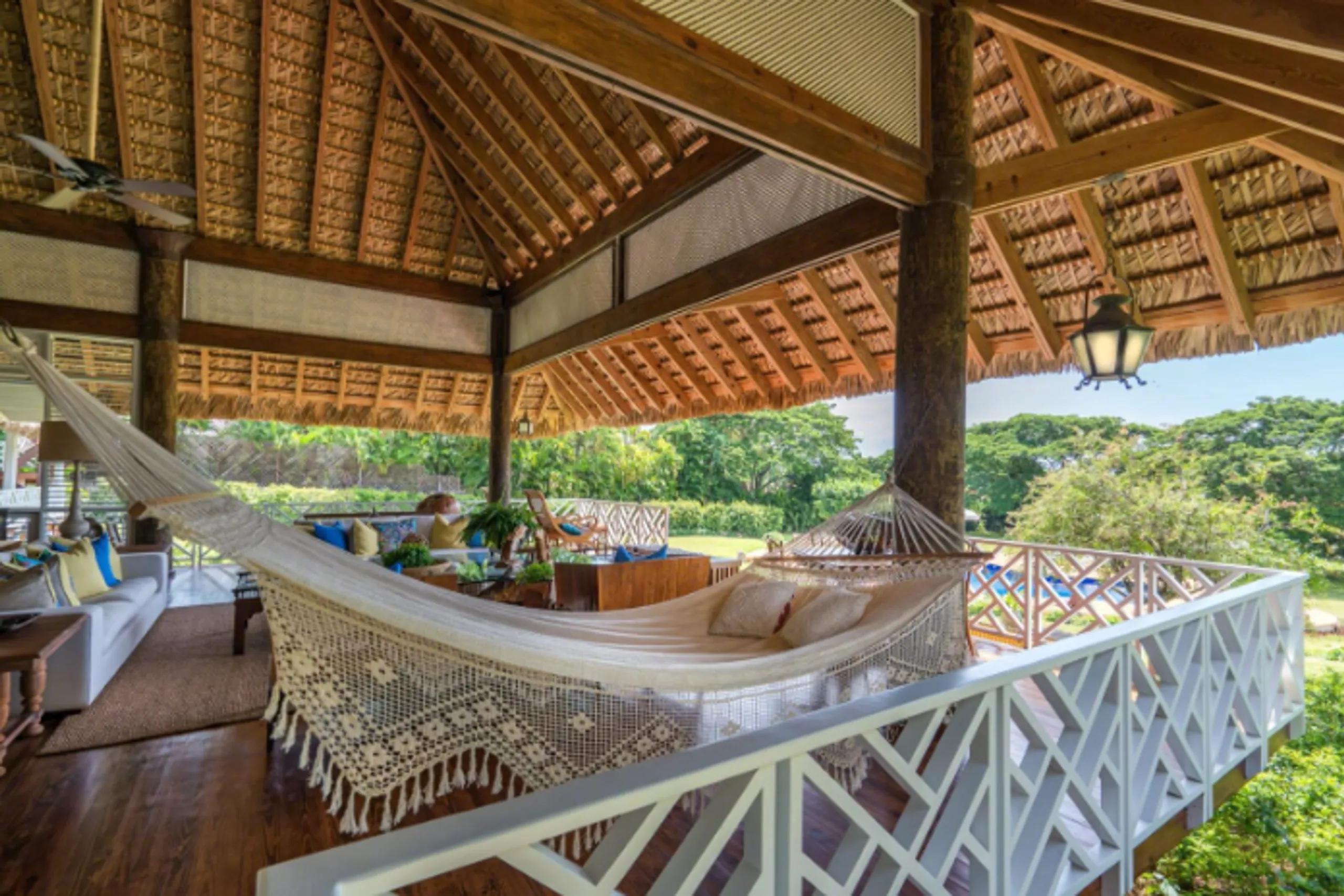 Spacious Caribbean Estate with Private Pool and Lovely Grounds — photograph 4
