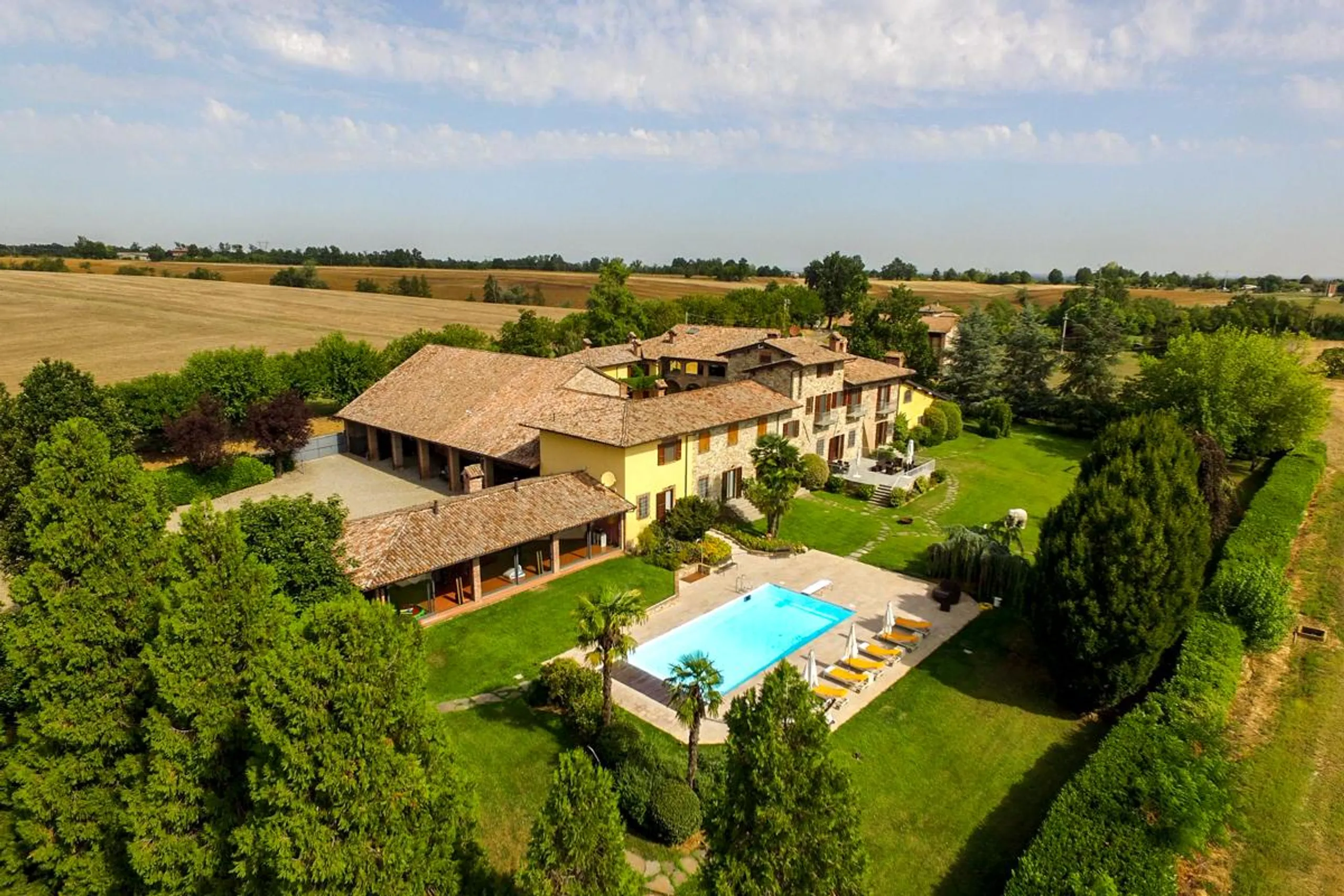 First-class Historic Villa with Pool and Panoramic Views of the Val Luretta, Emilia Romagna