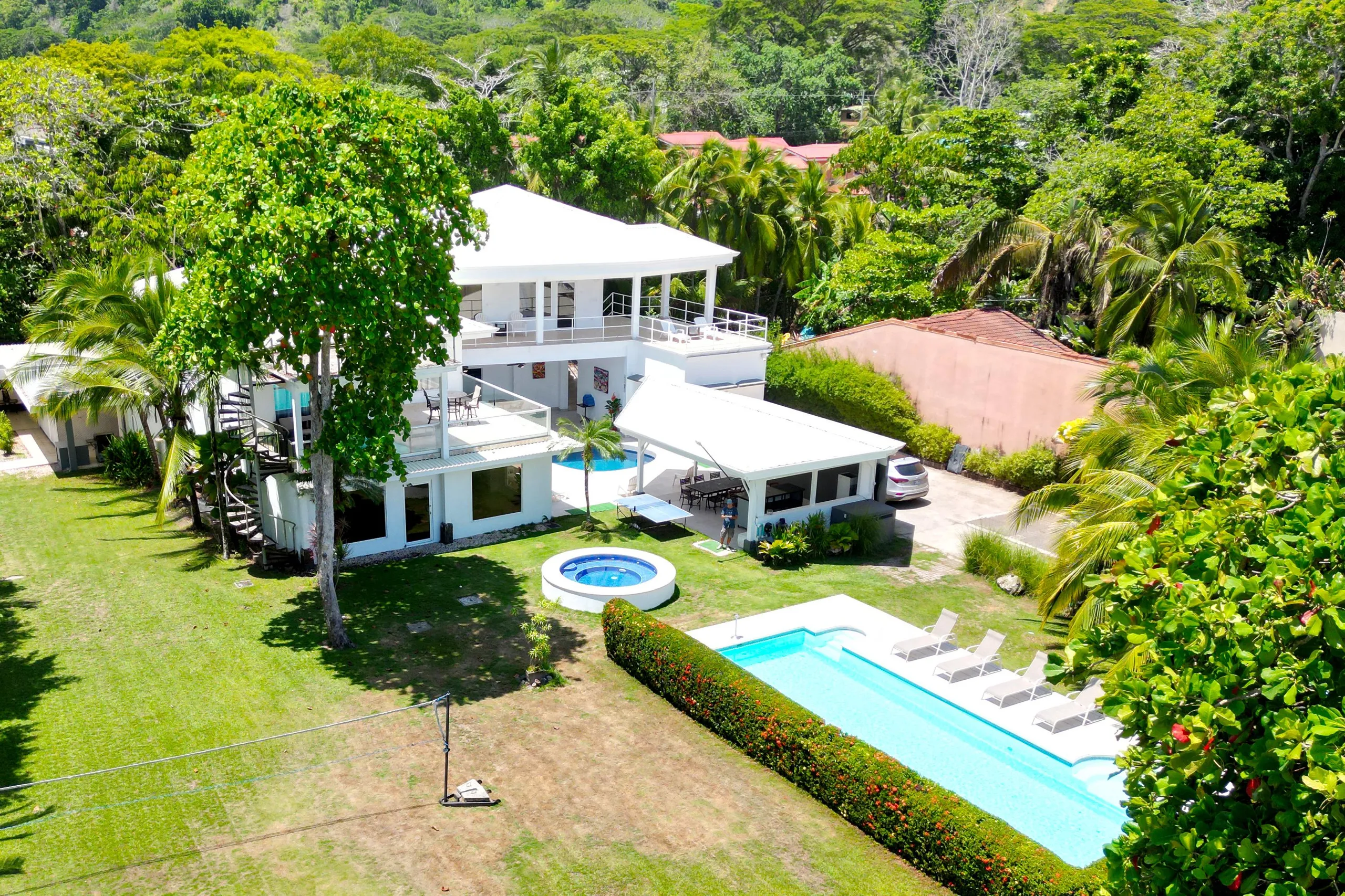 Ultimate Beachfront Luxury 14-Bedroom Estate in Jaco Beach with 2 Private Pools — photograph 8