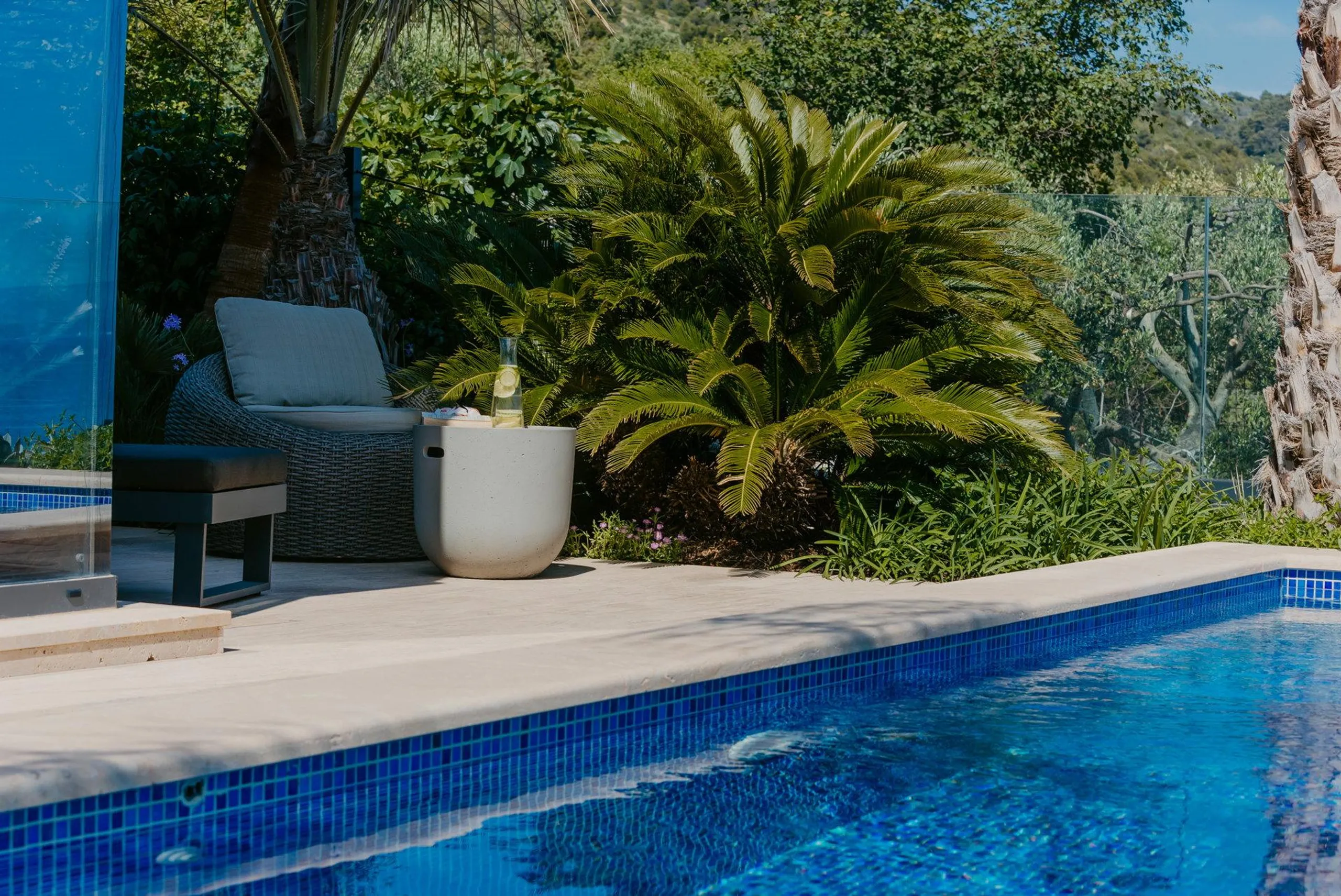 Exquisite Villa with Private Pool, Sauna, Jacuzzi and Enchanting Sea Views — photograph 9