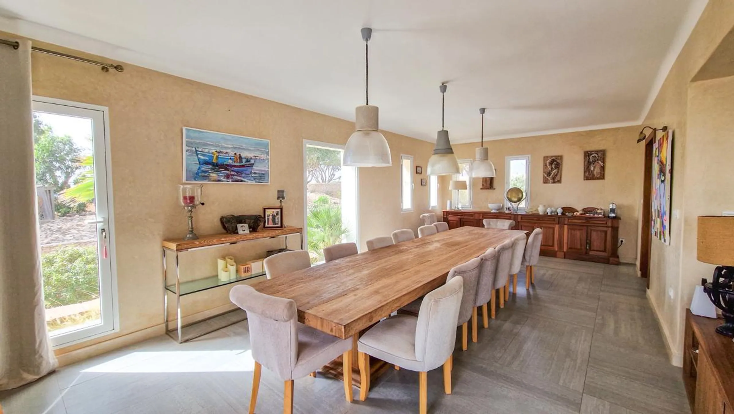Deluxe Contemporary Villa with Private Pool and Sea Views — photograph 7