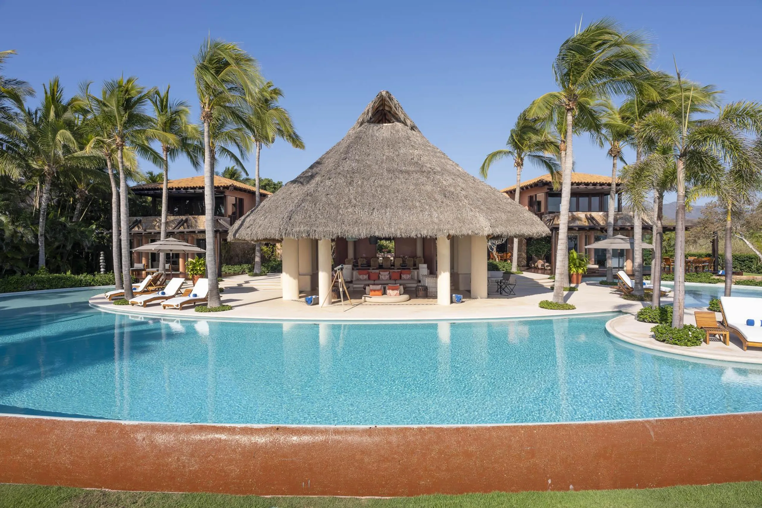One-of-a-Kind Punta Mita Beachfront Oasis with 160 Foot Infinity Edge Pool Overlooking the Ocean — photograph 8