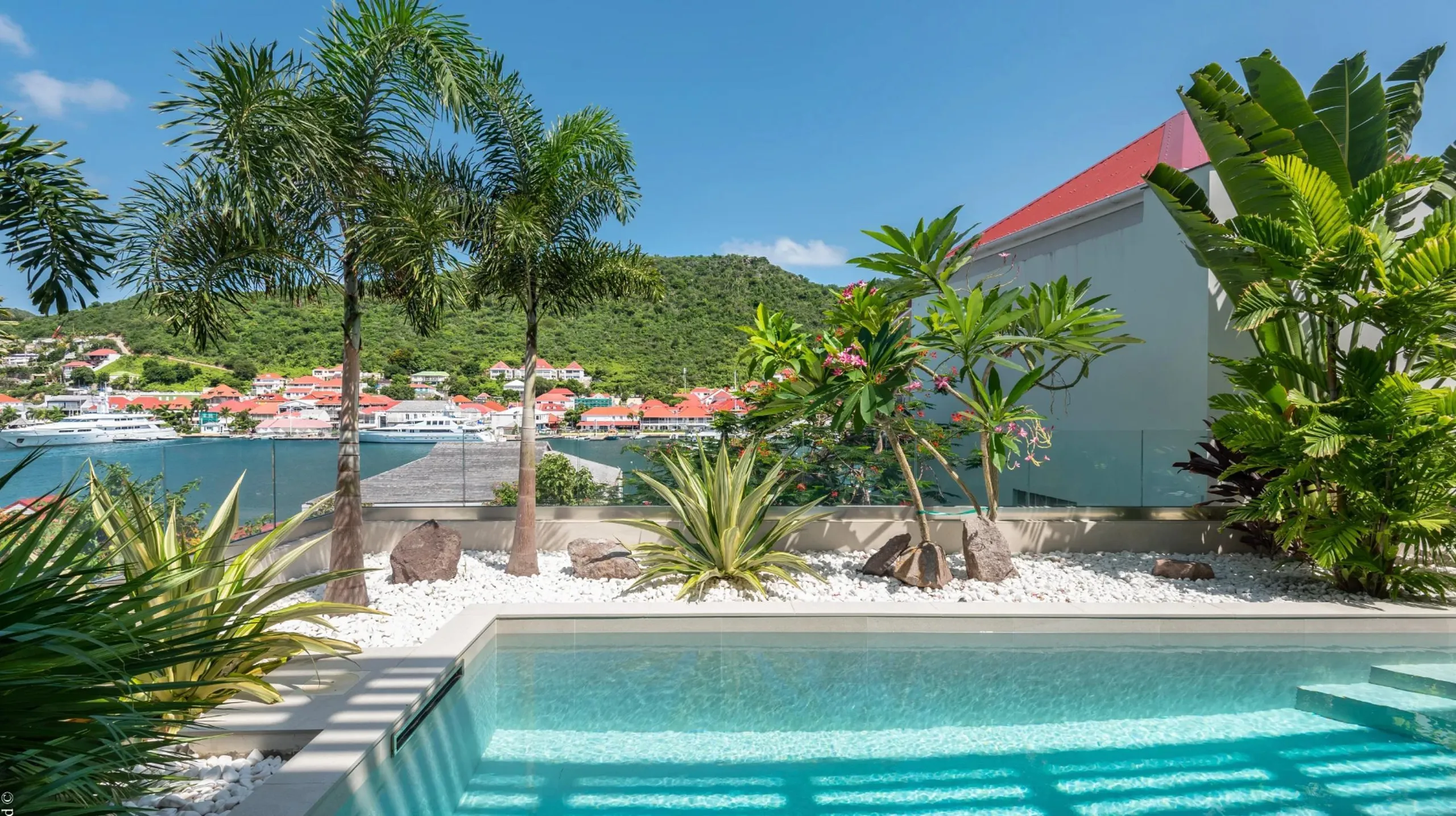 Harborview Serenity: Luxurious Downtown Villa in Gustavia, St Barths — photograph 5