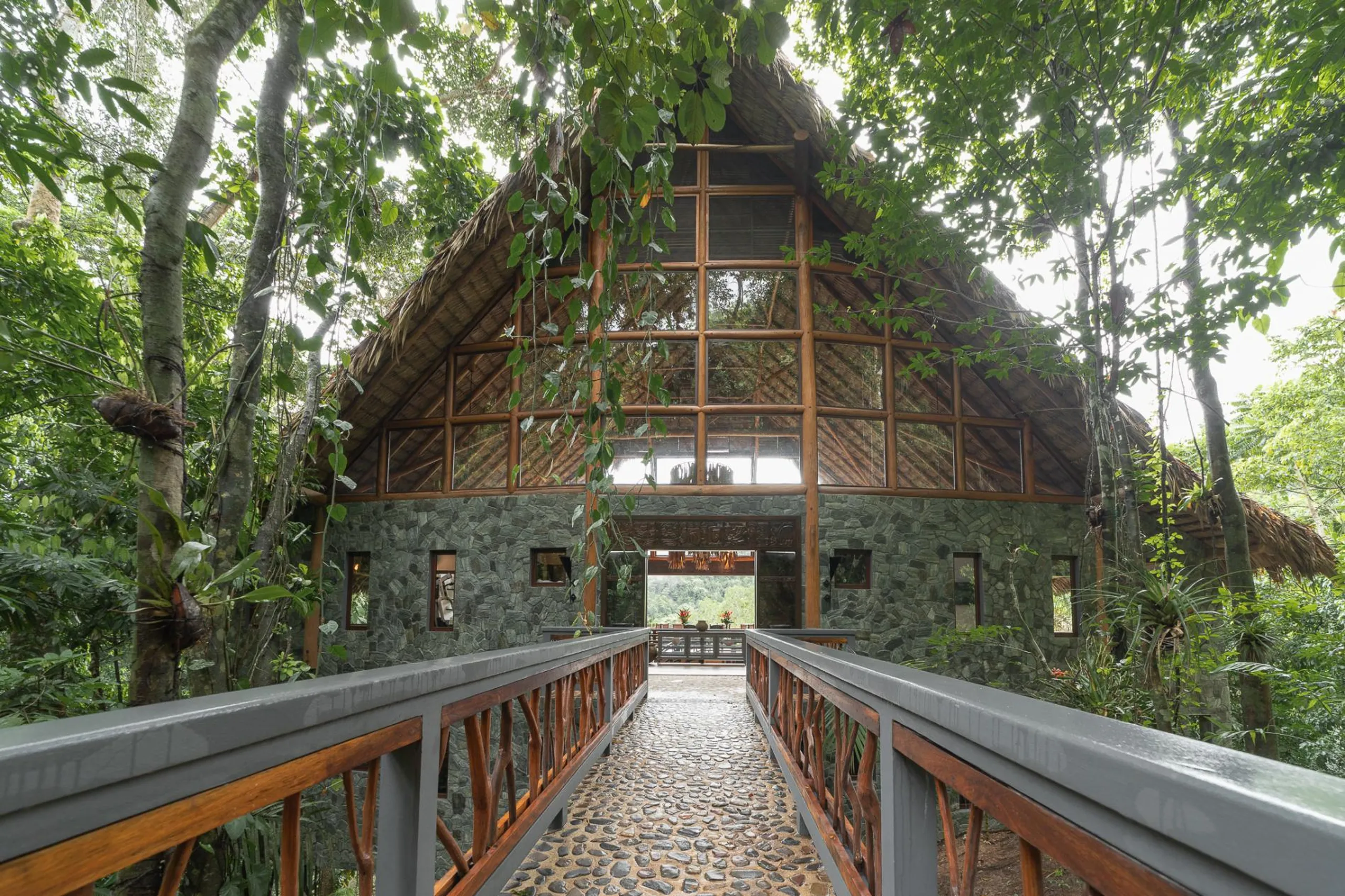 Belize Jungle Villa with Private Pool, Waterfall & Rainforest Views — photograph 2