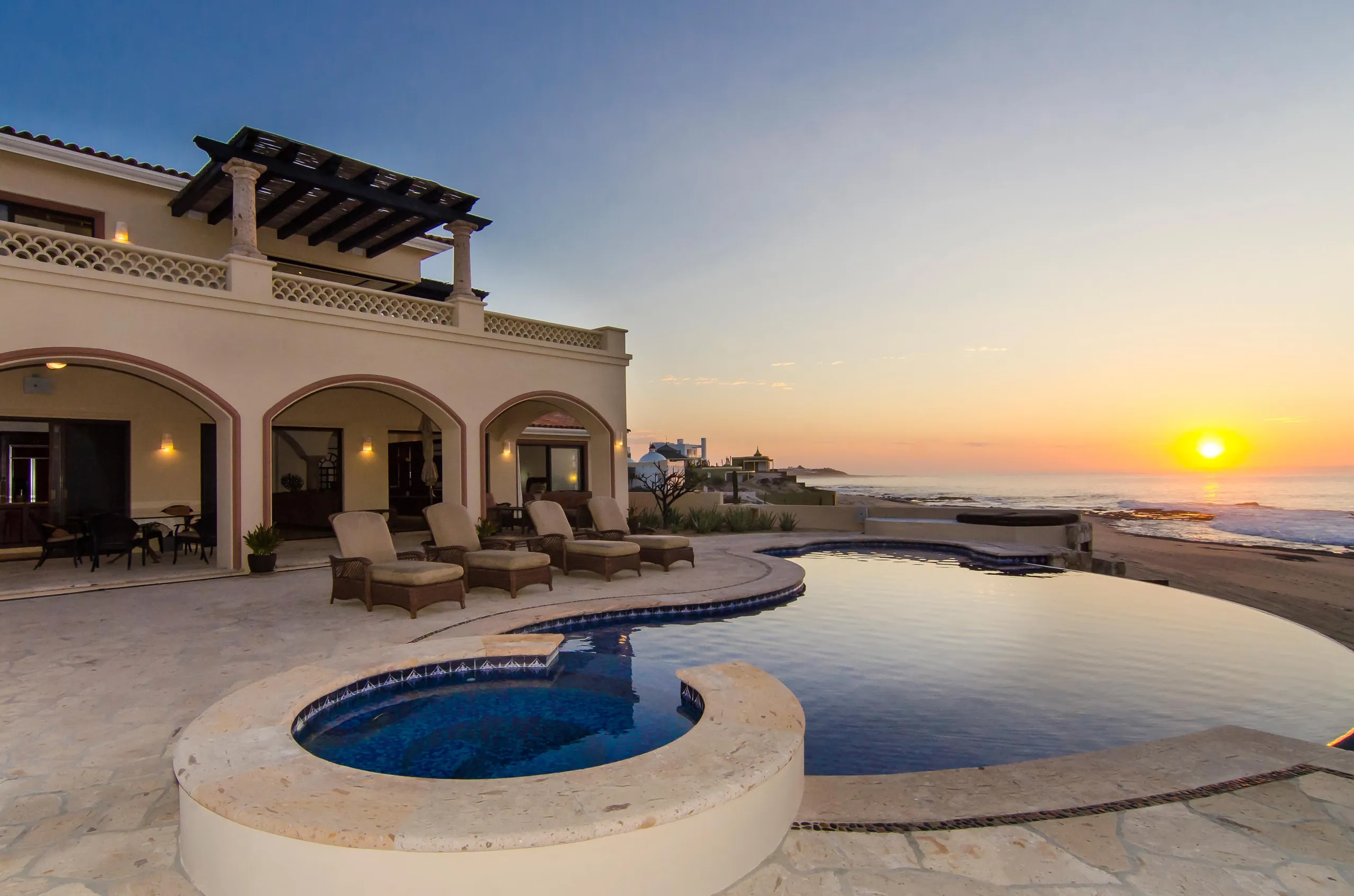 East Cape Luxury Villa with Infinity Pool, Hot Tub and Ocean Views — photograph 6