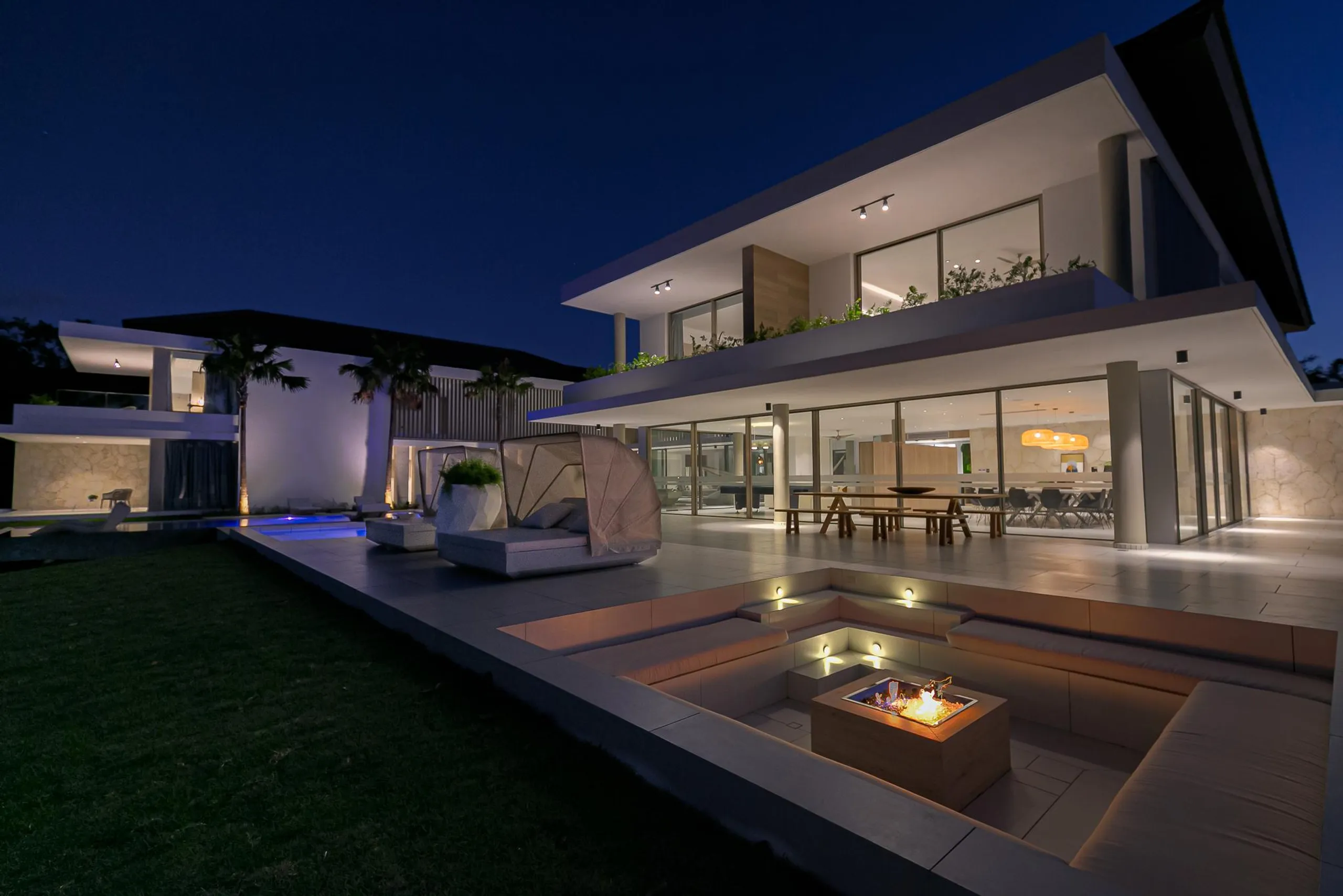 Iconic 9-Bedroom Villa: Modern Minimalist Design Near La Cana Golf & Beach Club — photograph 11