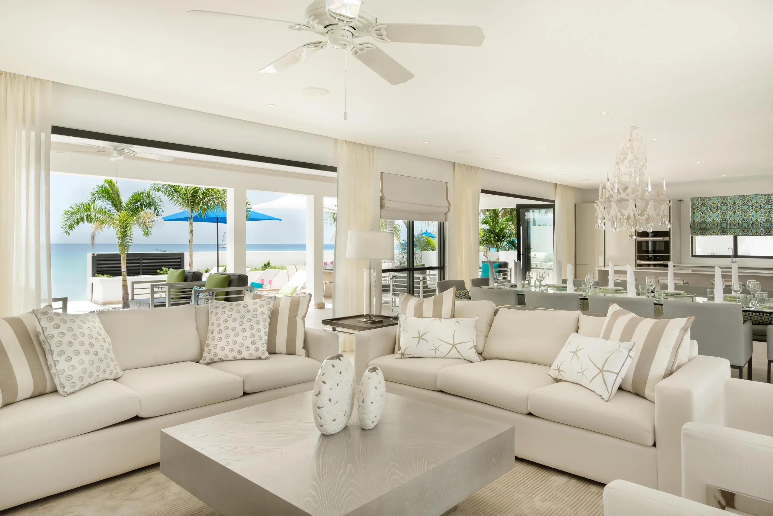 Modern Contemporary Luxe Villa with Private Pool and Direct Beach Access — photograph 8