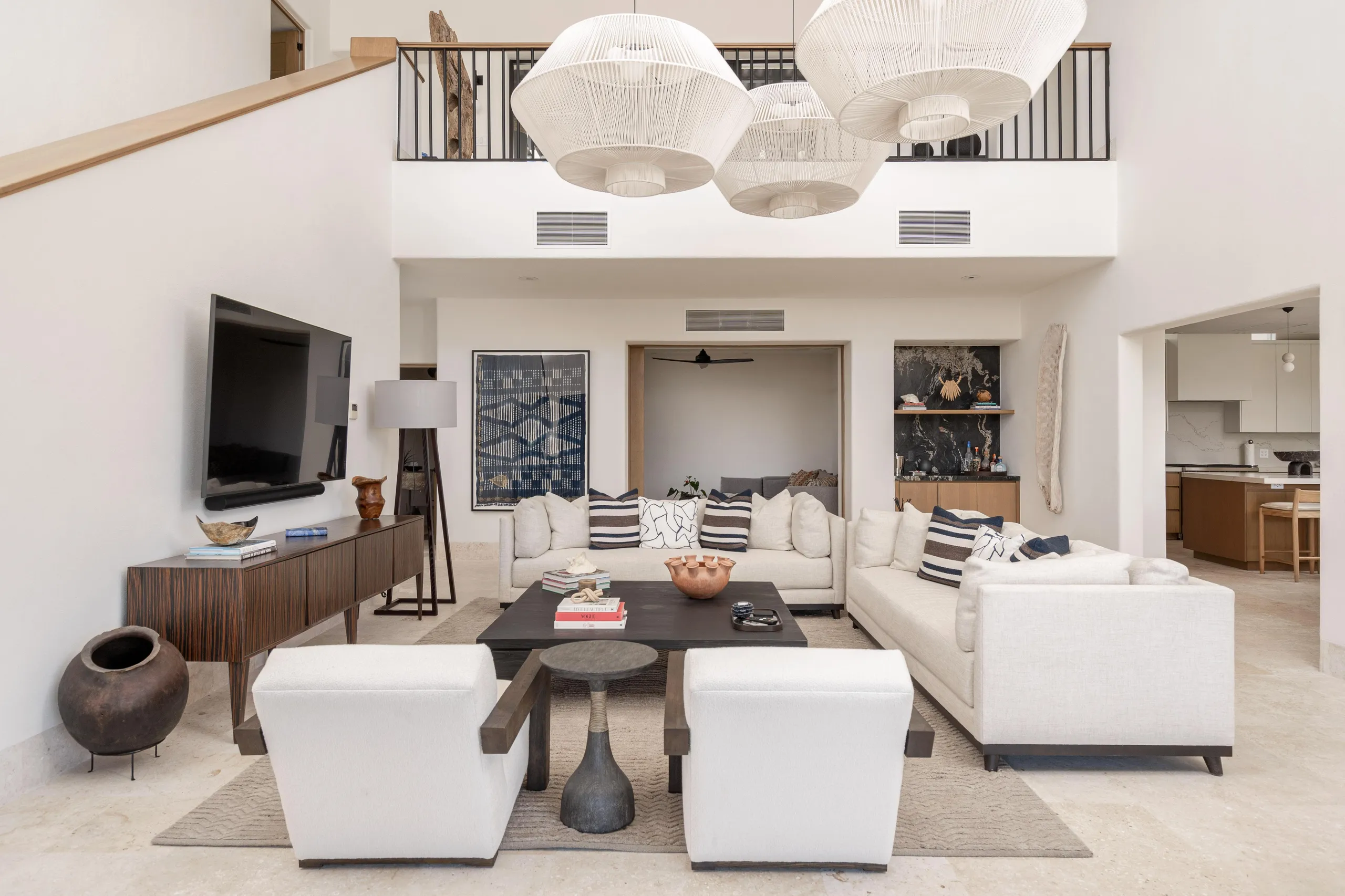 Pristine Resort Villa with Infinity Pool and Sweeping Ocean Views — photograph 9