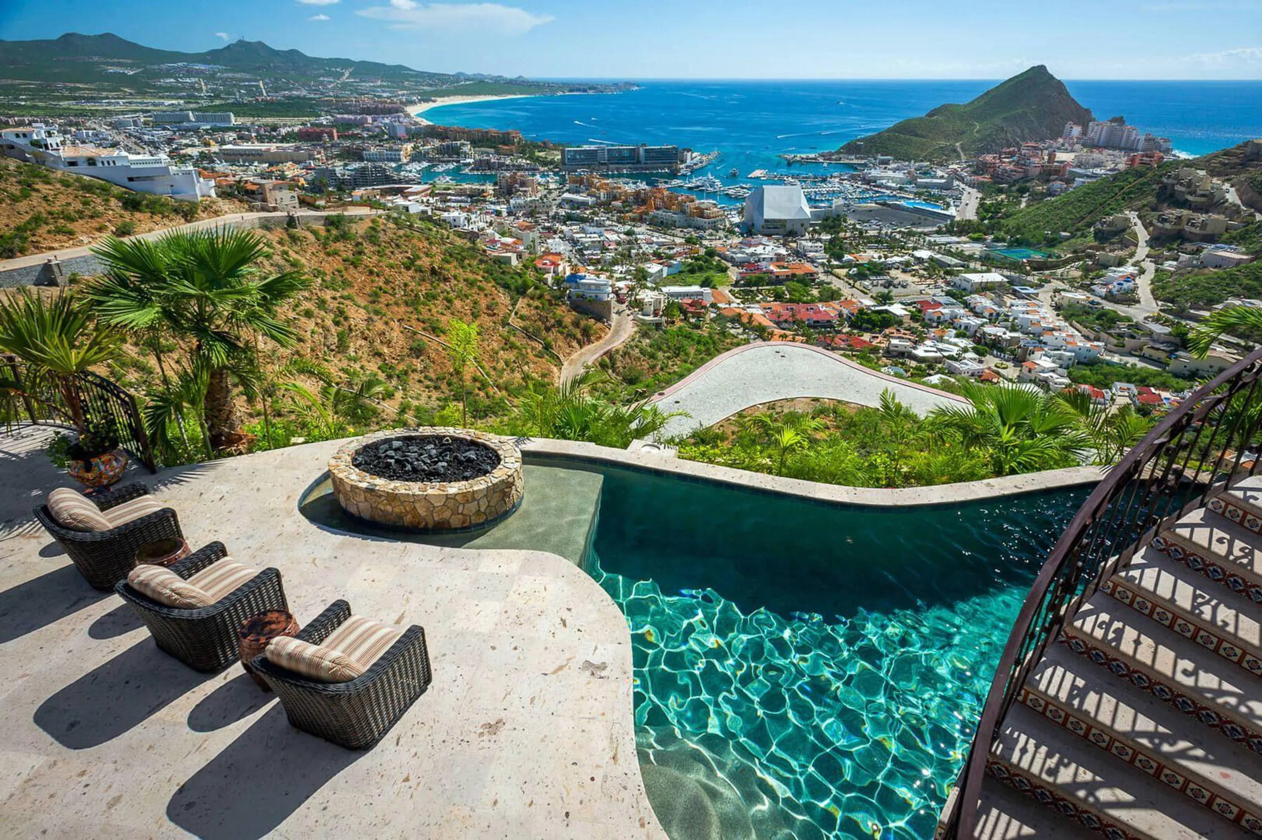 Above it All in this 9 Bedroom Hillside Estate with Infinity Pool and Views over Cabo to the Ocean — photograph 4