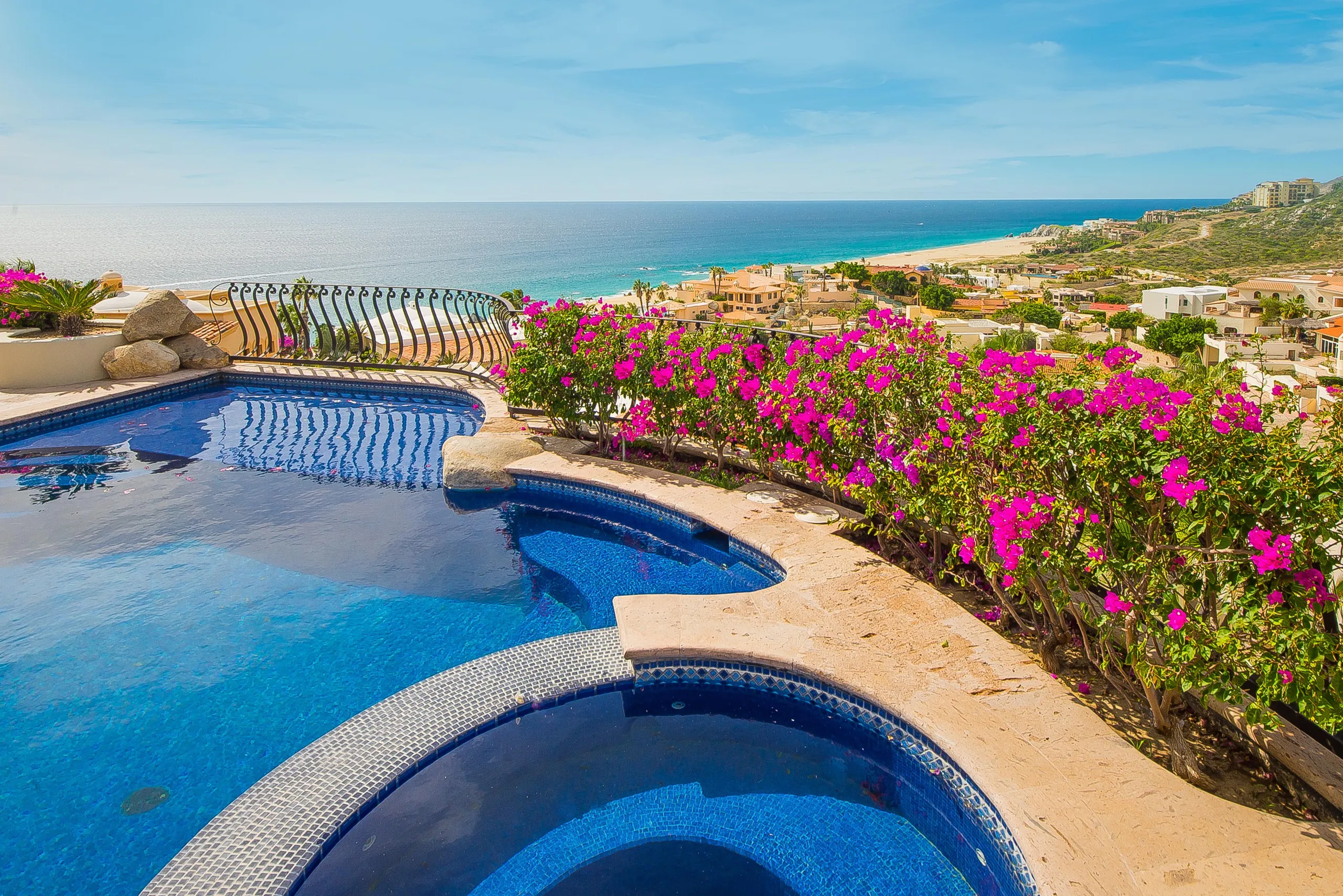 Stunning Cabo San Lucas Estate with Stunning Views — photograph 4