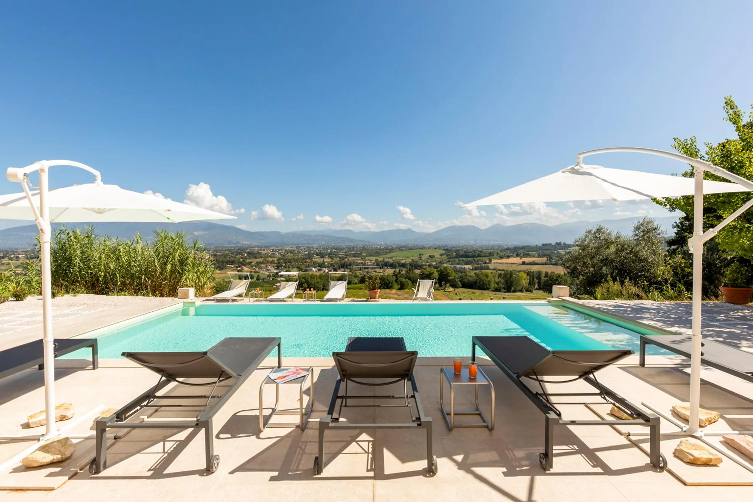 Historic Umbrian Villa with Private Pool and Gardens, Bevagna