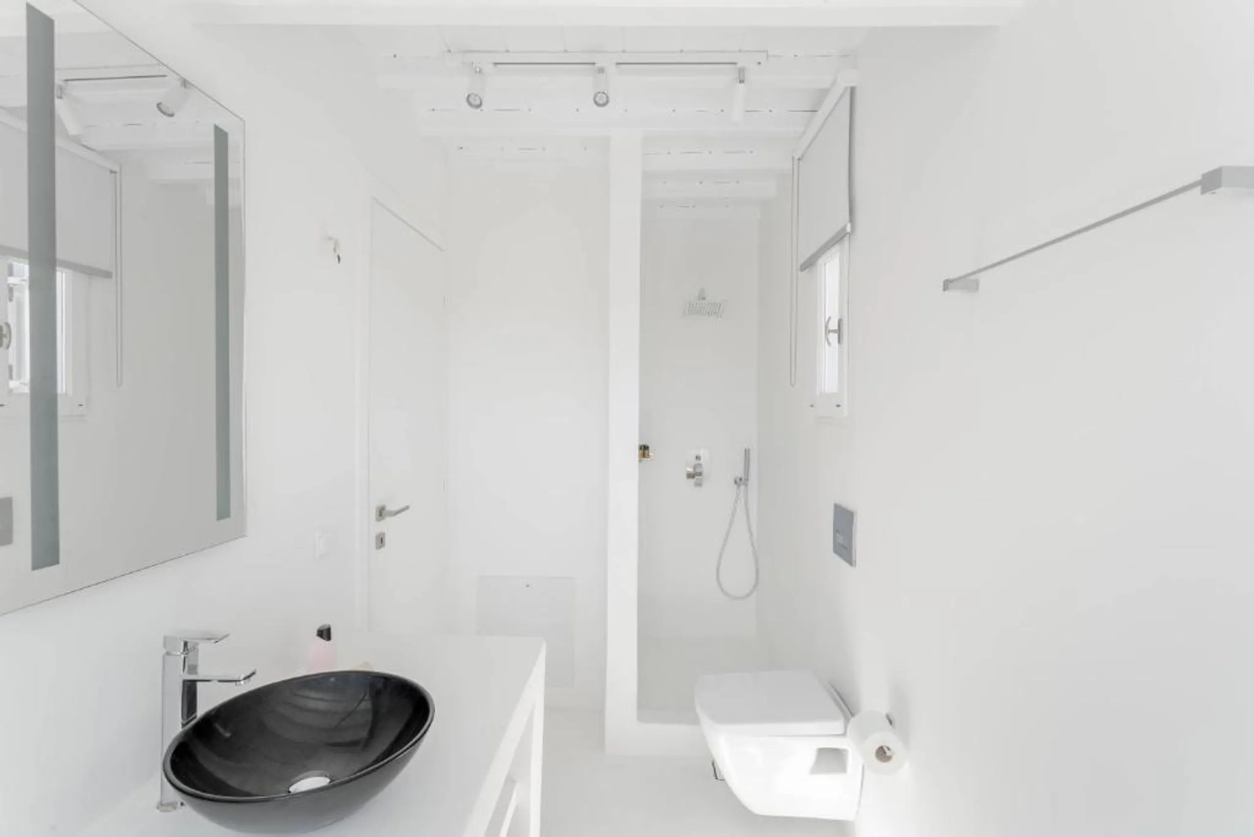 Luxury Redefined in at this Mykonos Luxe Villa with Pool and Views — photograph 9