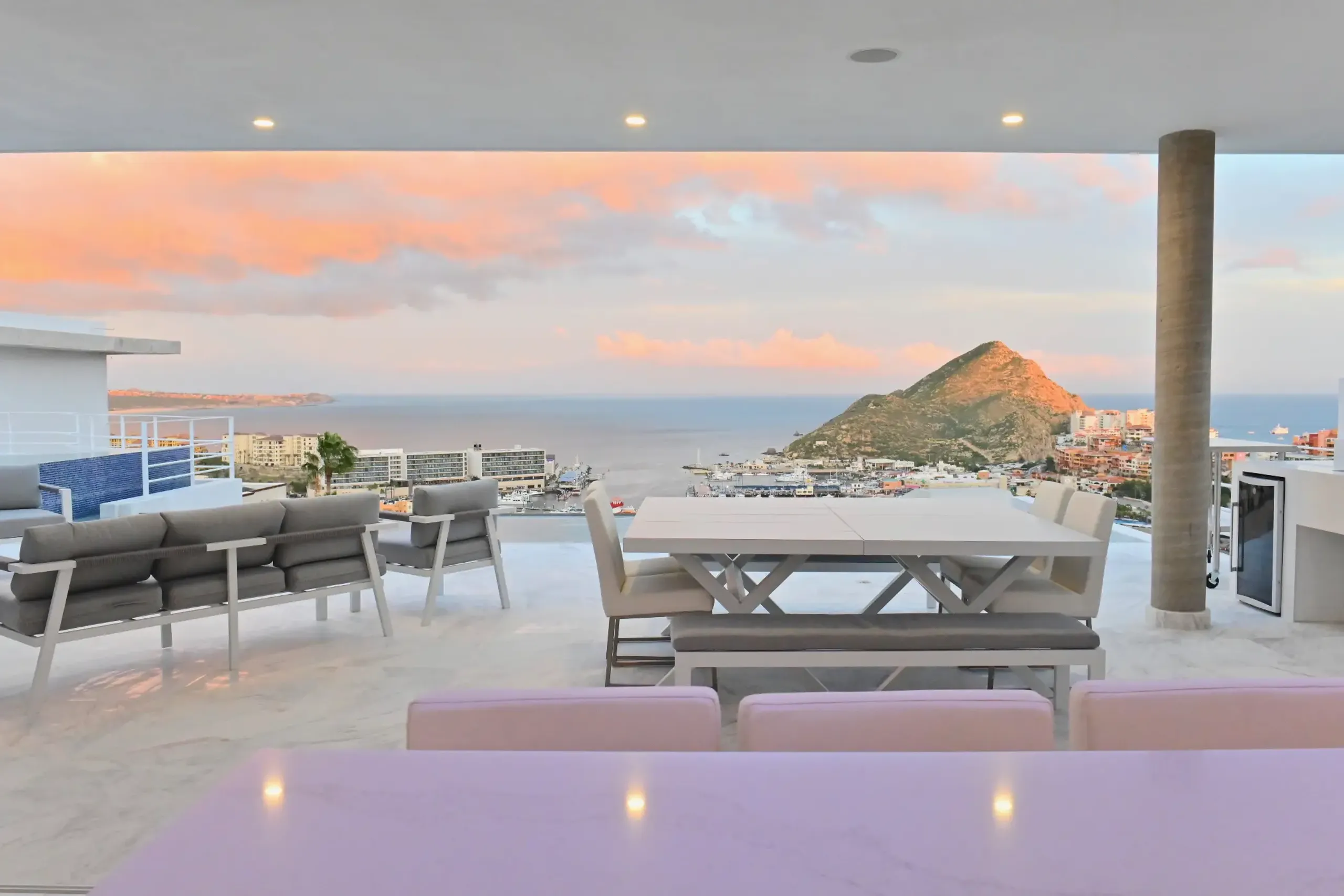 Pedregal Grandview Estate with Infinity Pool and Perfect VIews over the Marina — photograph 7