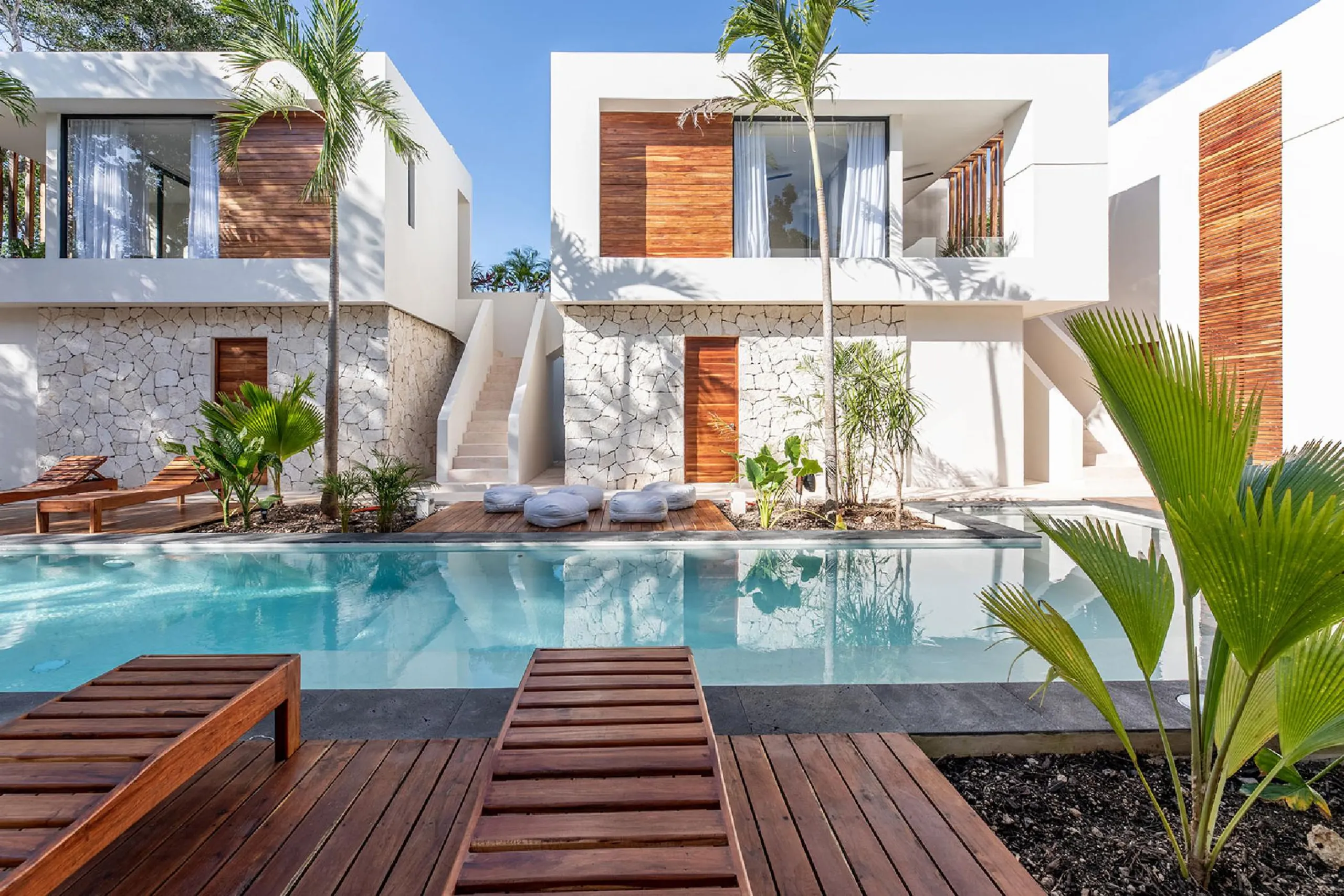 Puerto Morelos Oceanfront Luxury Estate with Private Beach and Oversized Pool — photograph 2