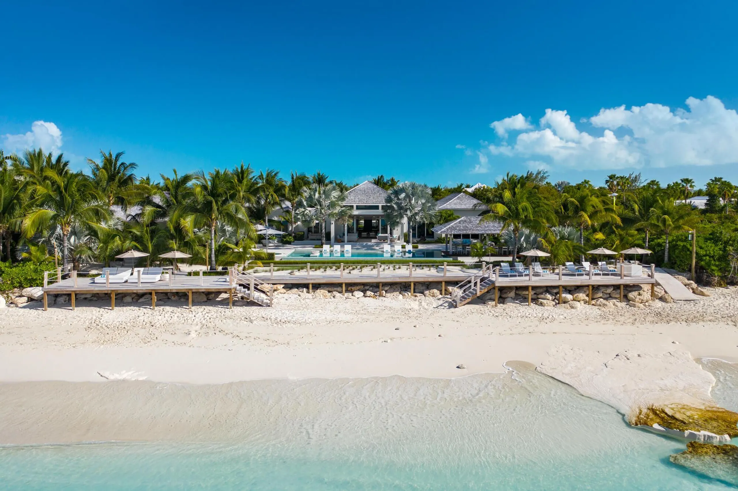 Grace Bay Delight Ultra Luxe Ocean Front Estate with Private Pool — photograph 5