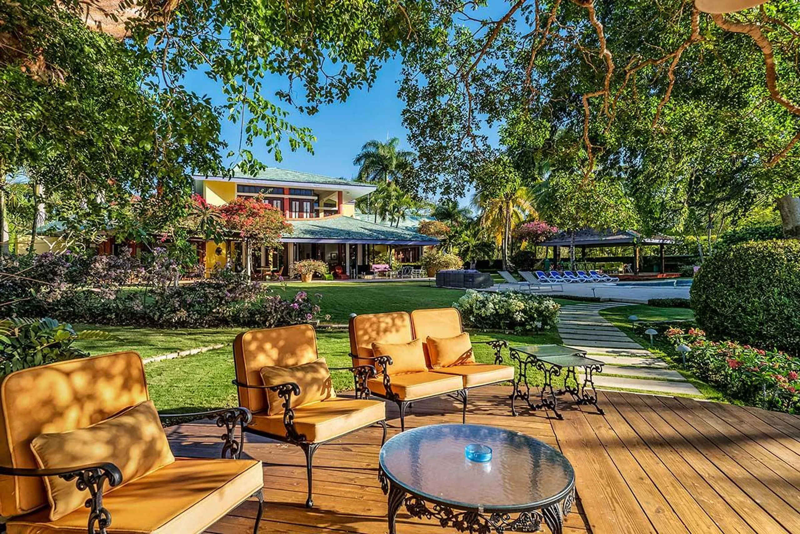 Panoramic Oceanview Villa with Private Pool and Gazebo — photograph 2
