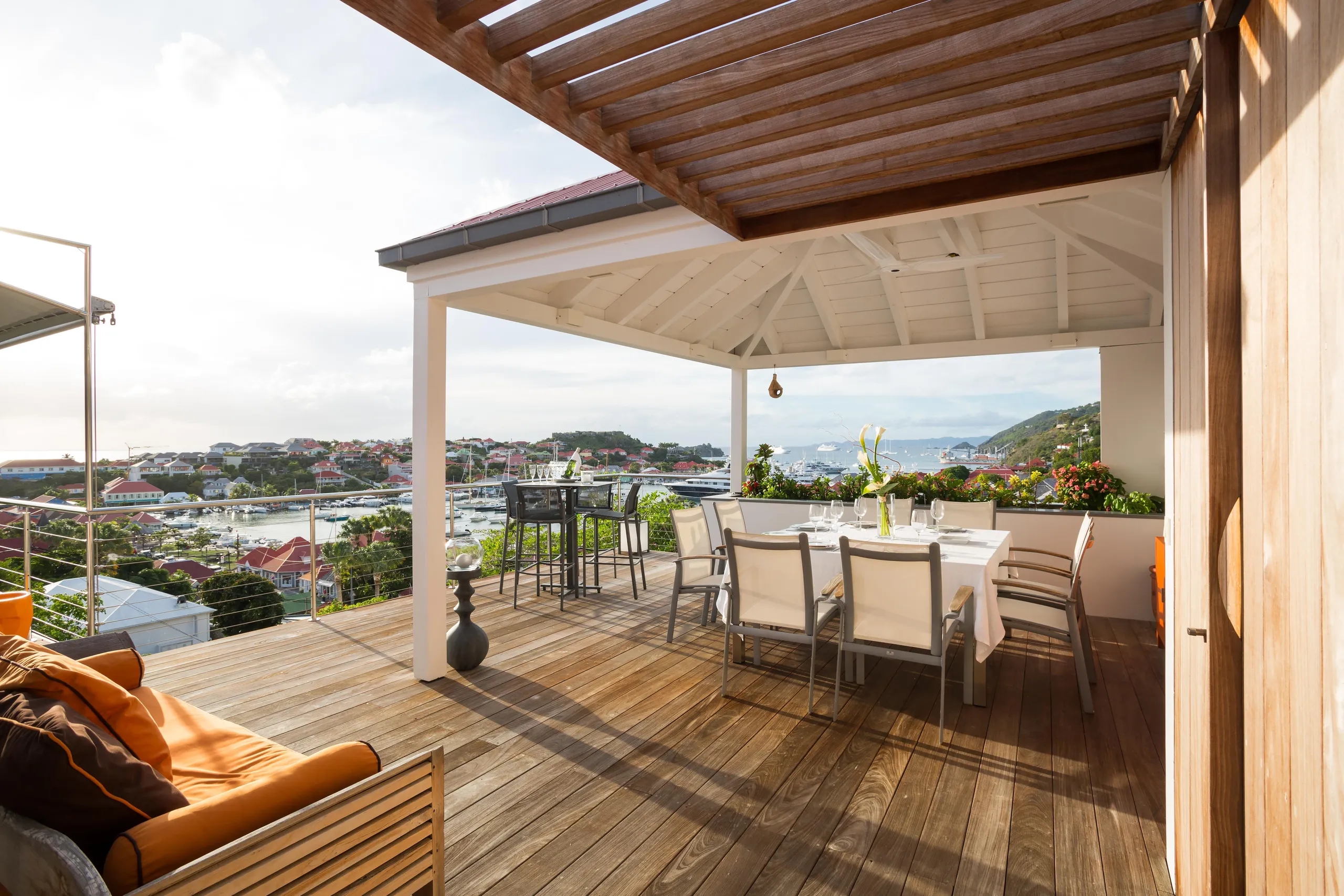 Distinguished Luxury Estate w/ Private Pool and Panoramic Ocean Views. — photograph 5