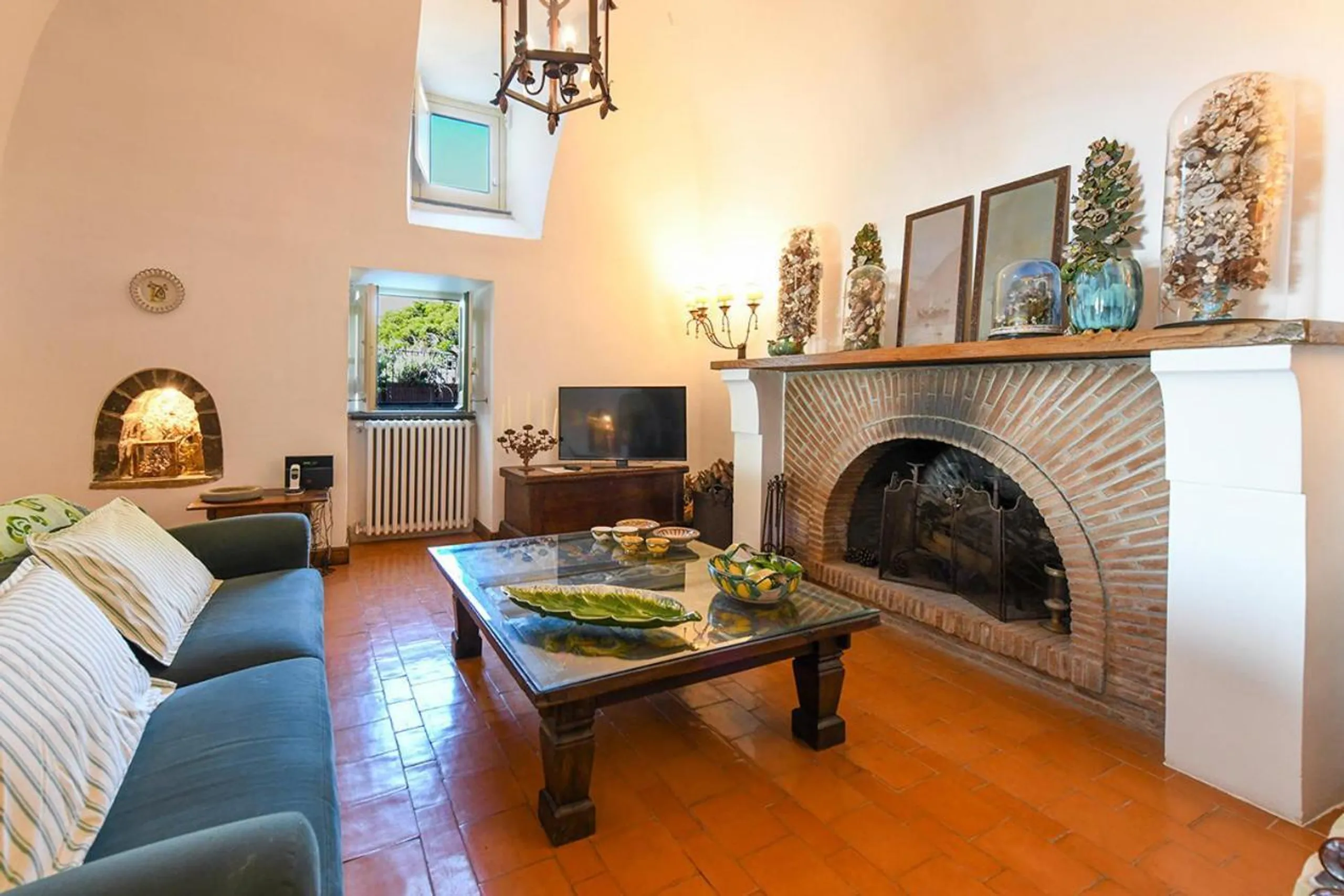 Glorious Ancient Villa with Private Pool and Lovely Sea Views — photograph 10