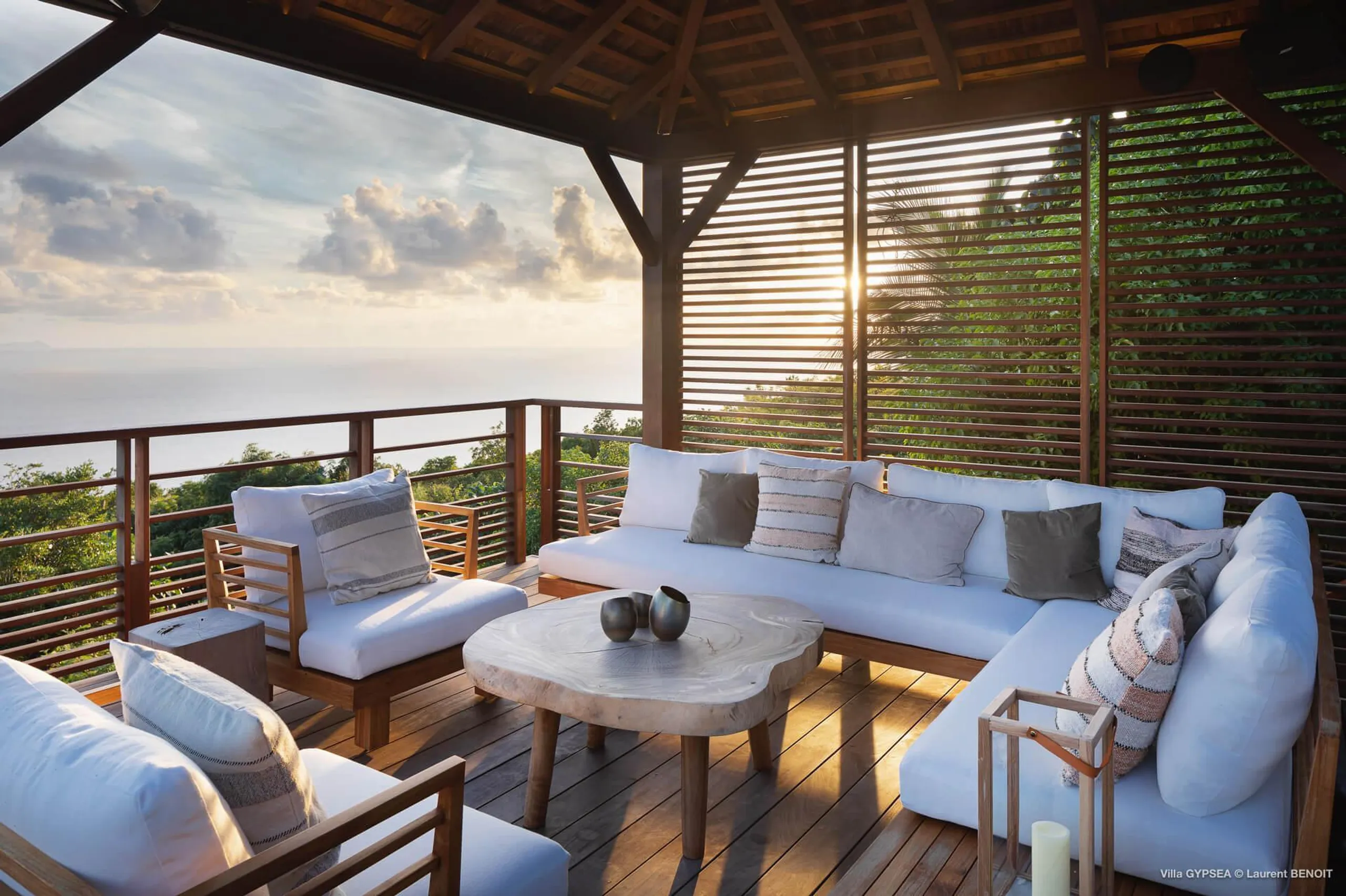 Elevated Luxurious Oceanview Villa with Infinity Pool in Lurin — photograph 5