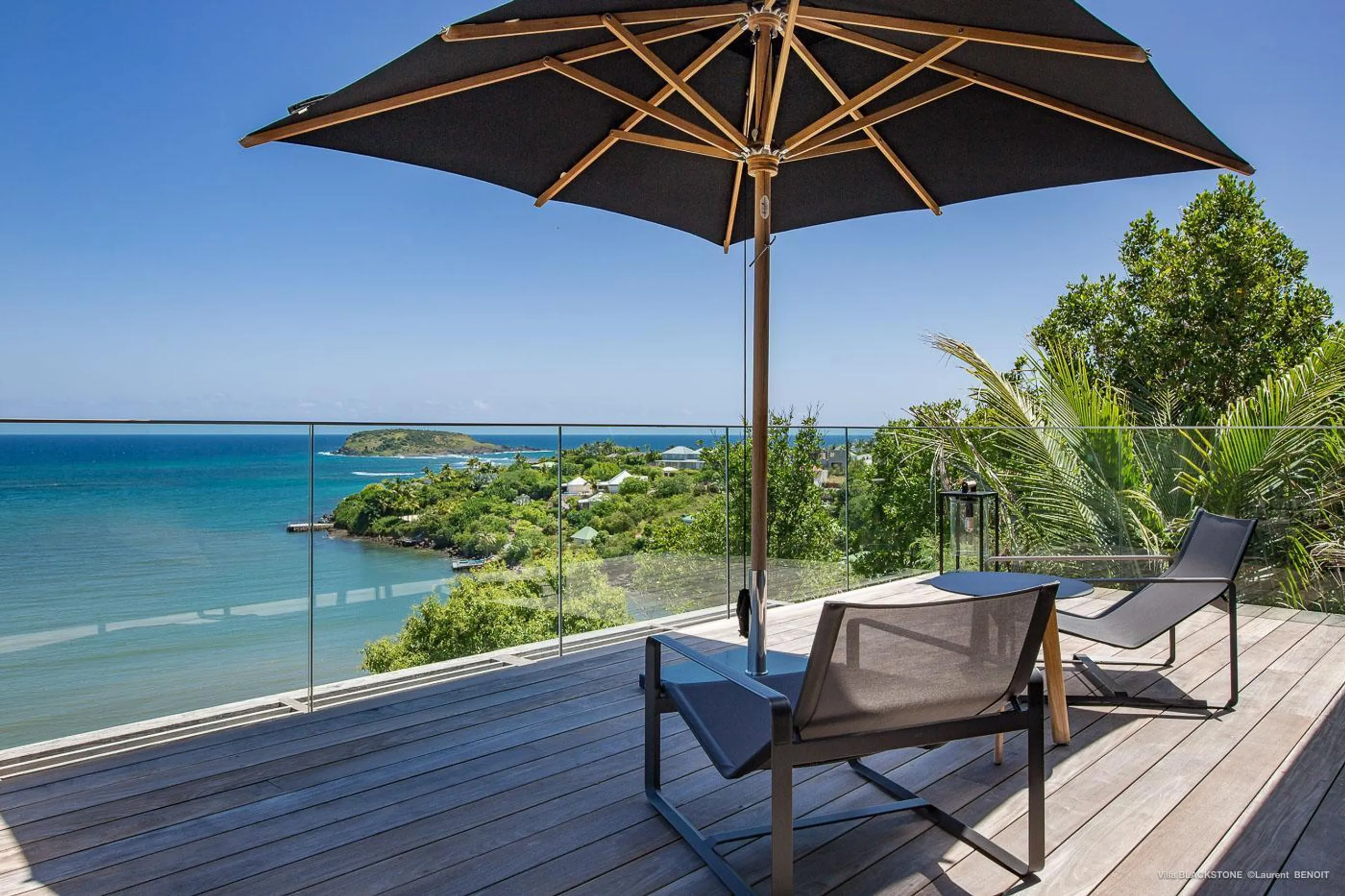 Magnificent Marigot Luxury Estate with Private Pool and Ocean View Dining — photograph 12