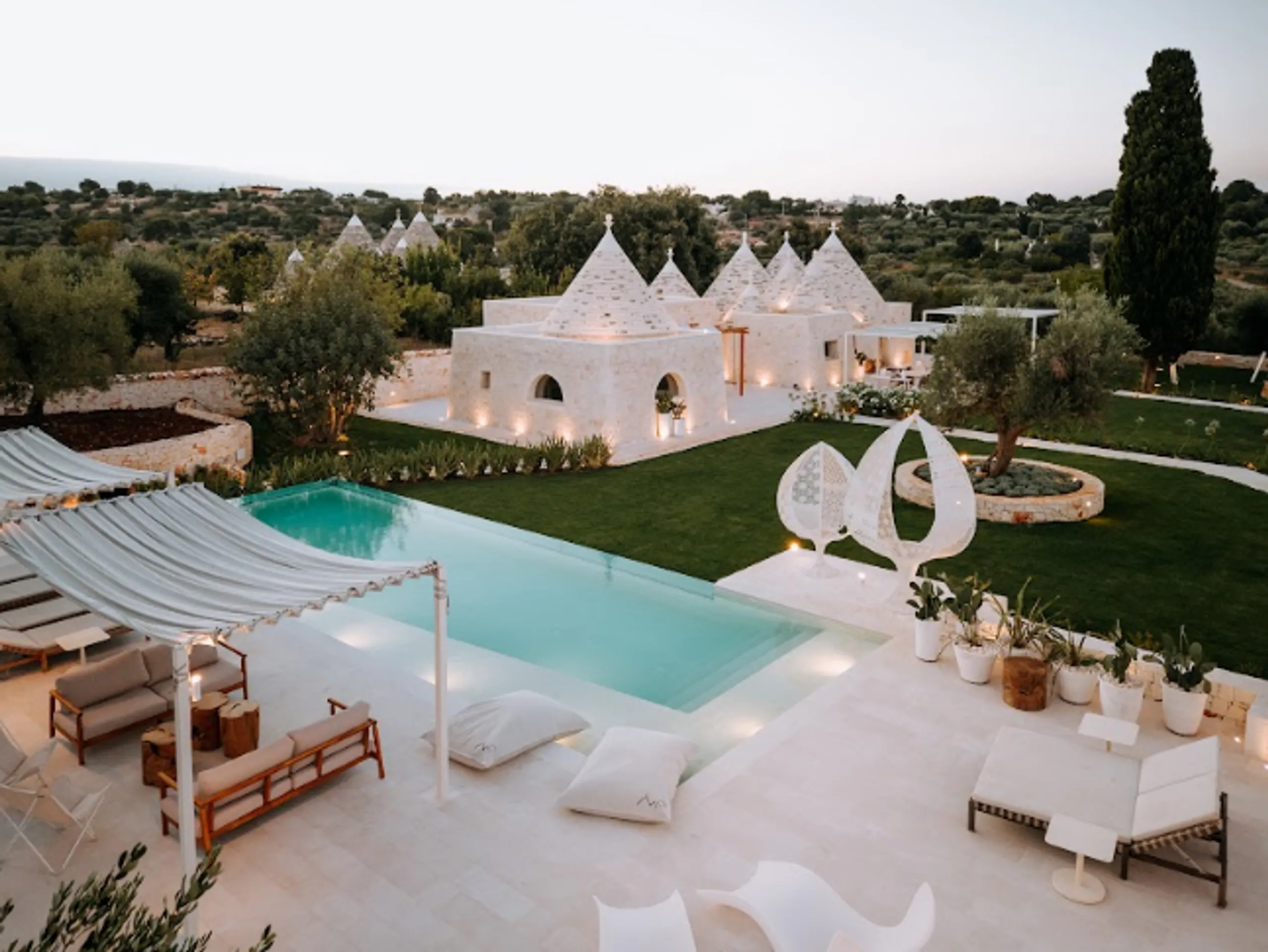 Sparkling Blue Haven Villa with infinity Pool, Puglia
