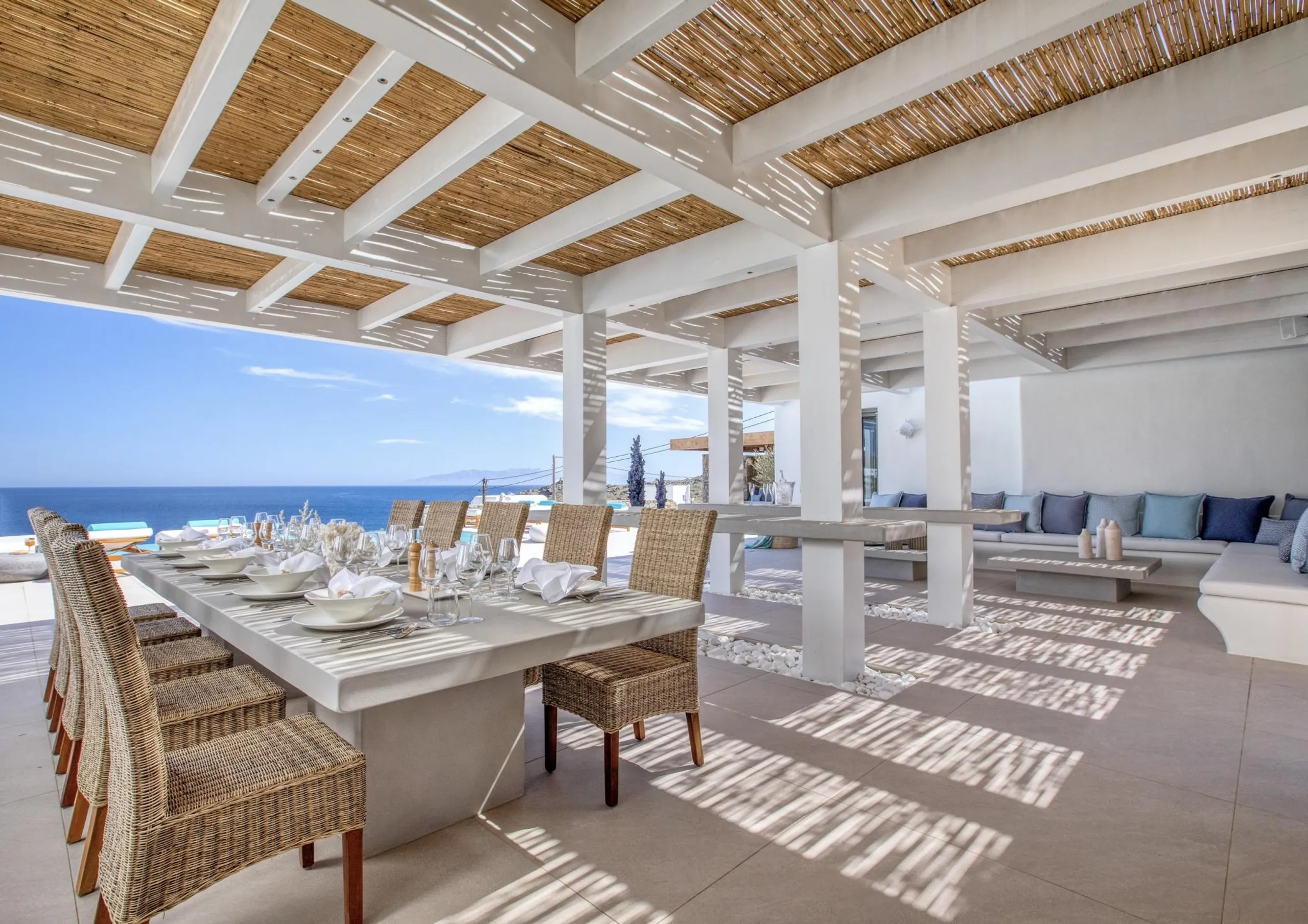Serene Mykonos Estate with Invigorating Pool — photograph 4