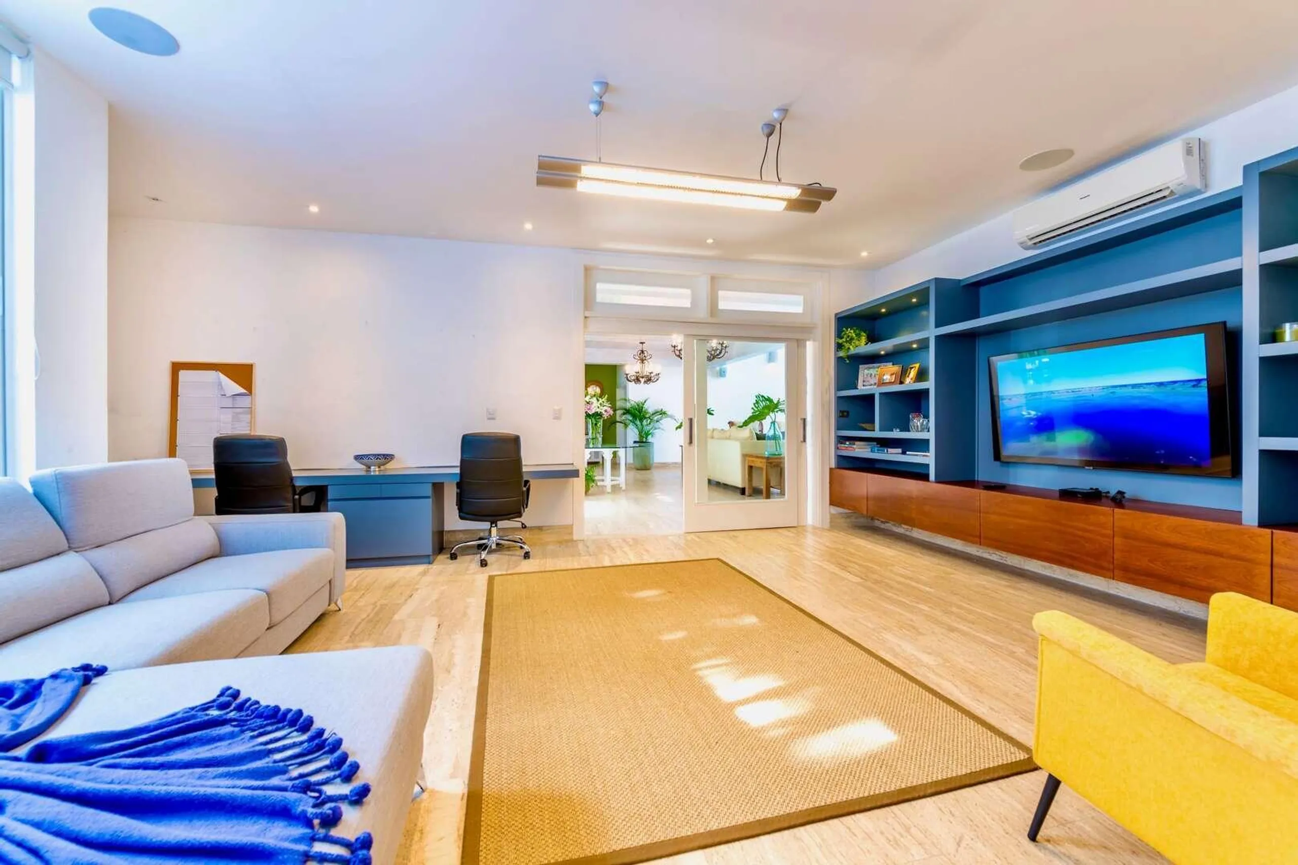 Elegant Serenity Villa with Private Pool Access to Beach, Tennis Club, and Golf Courses — photograph 5