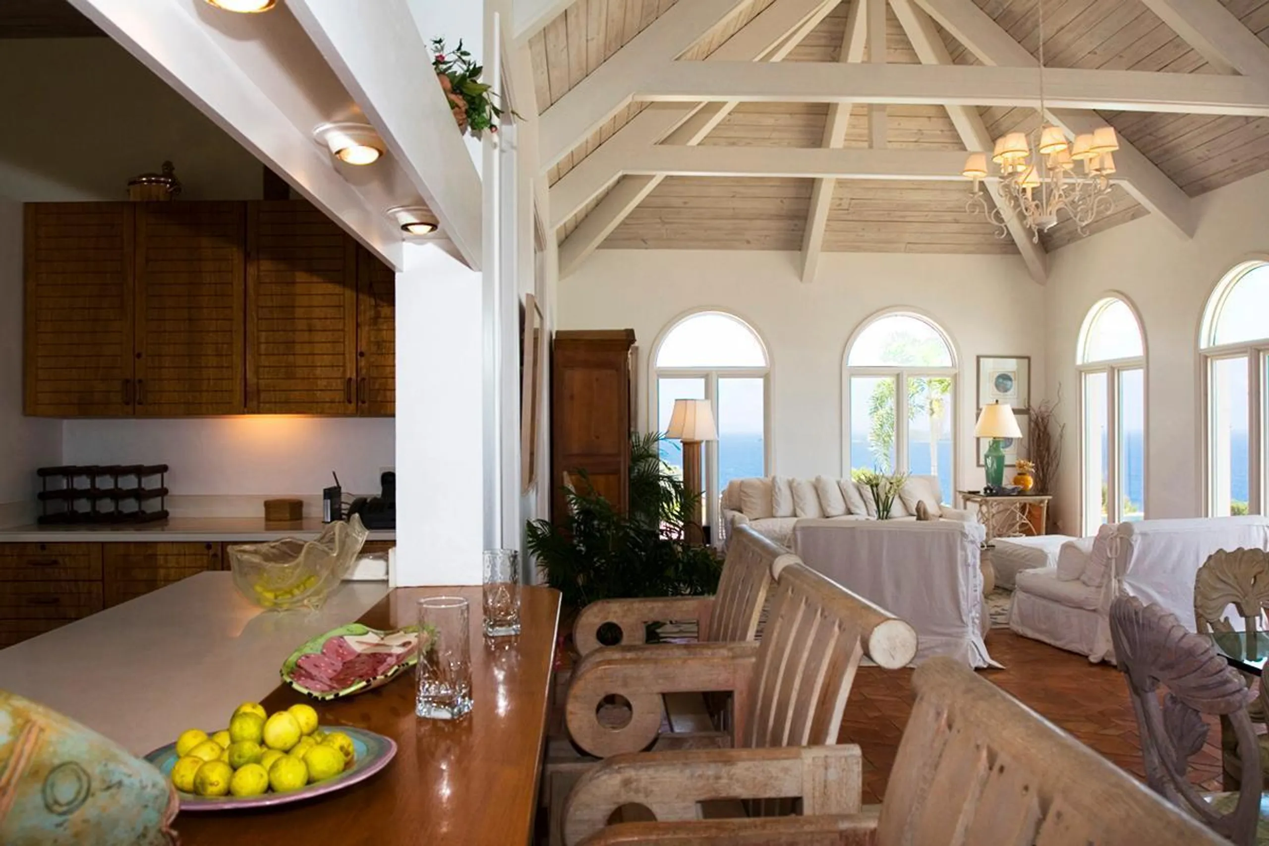 Rejuvenating Seaview Villa with Private Pool and Walks to Beach — photograph 7