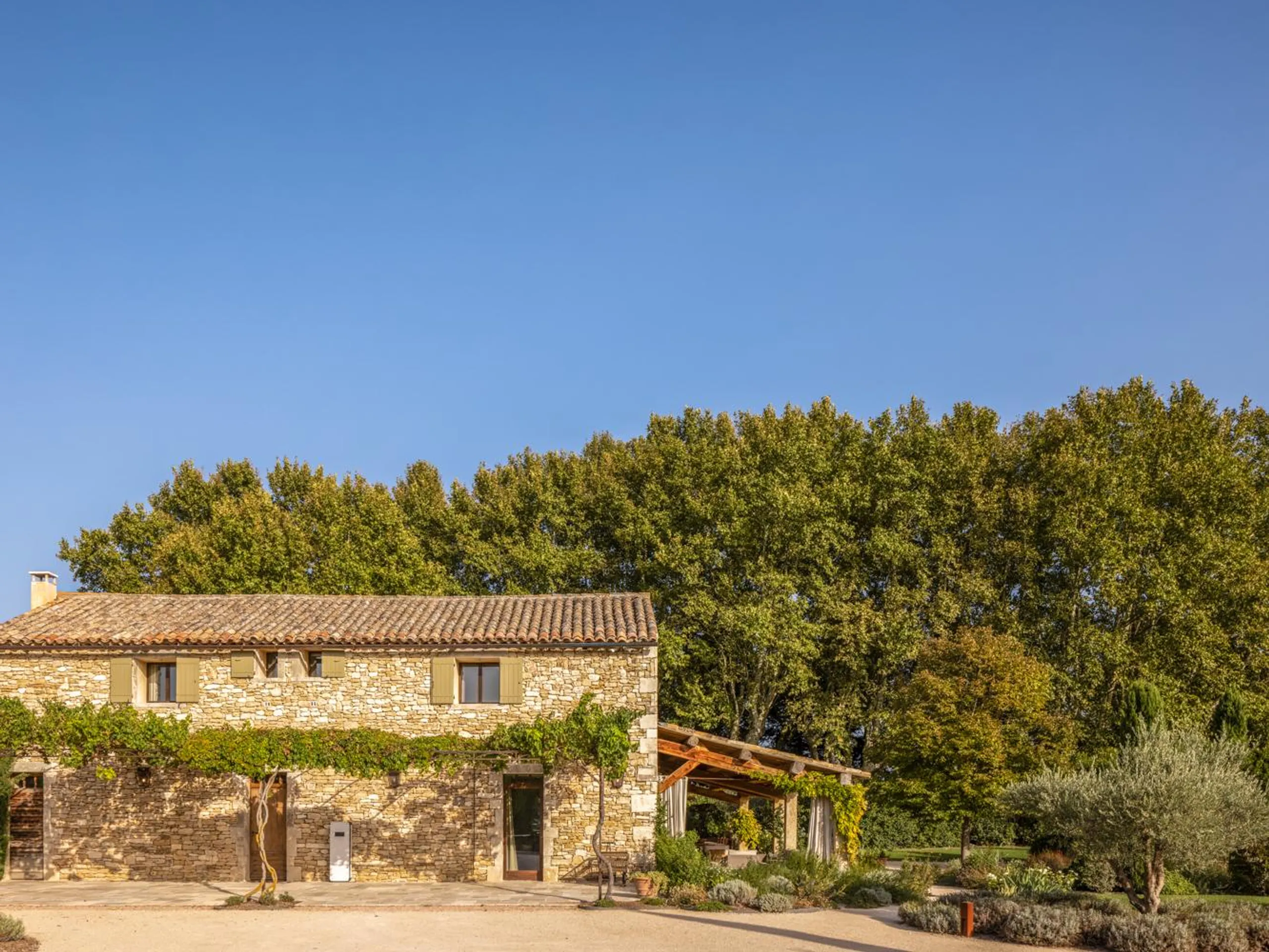 Elegant Historic Villa with Private Pool and Courtyard — photograph 9