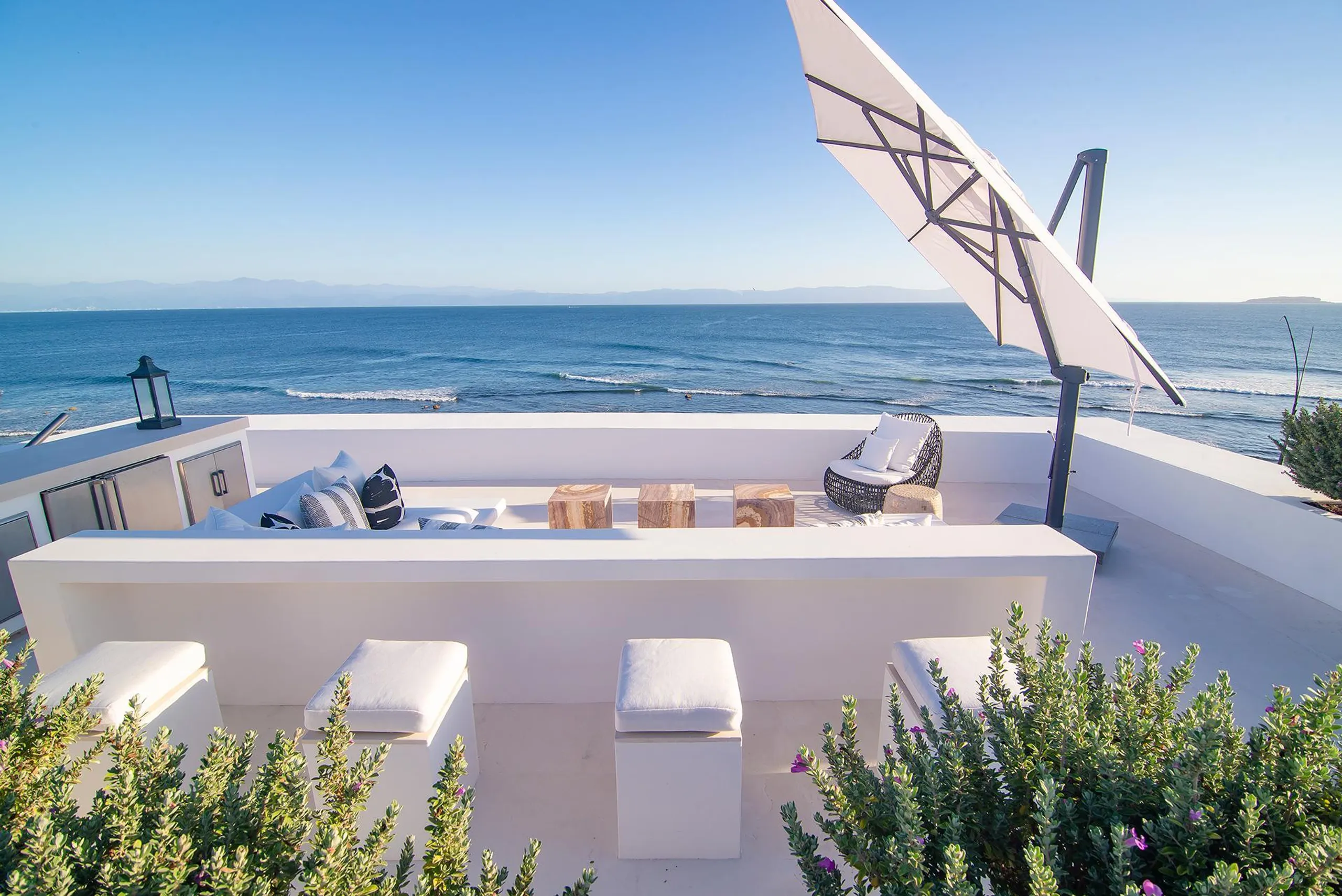 Luxurious Punta Mita Tropical Retreat with Lush Grounds, Ocean Views and One-of-a Kind Infinity Pool — photograph 7