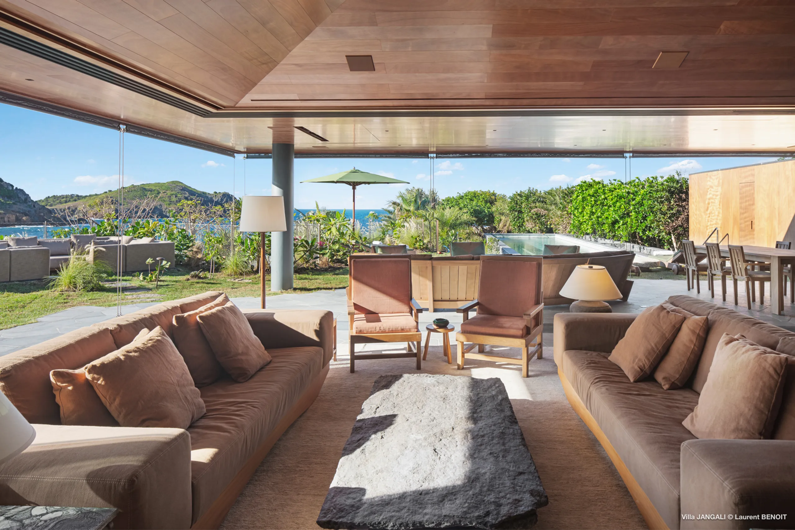 Serene Flamands Estate with Gardens, Heated Pool & Ocean Views — photograph 12
