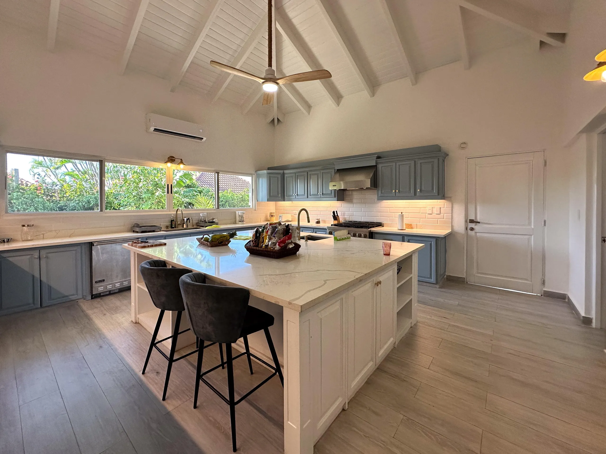 Beautiful La Romana Villa with Invigorating Pool — photograph 11
