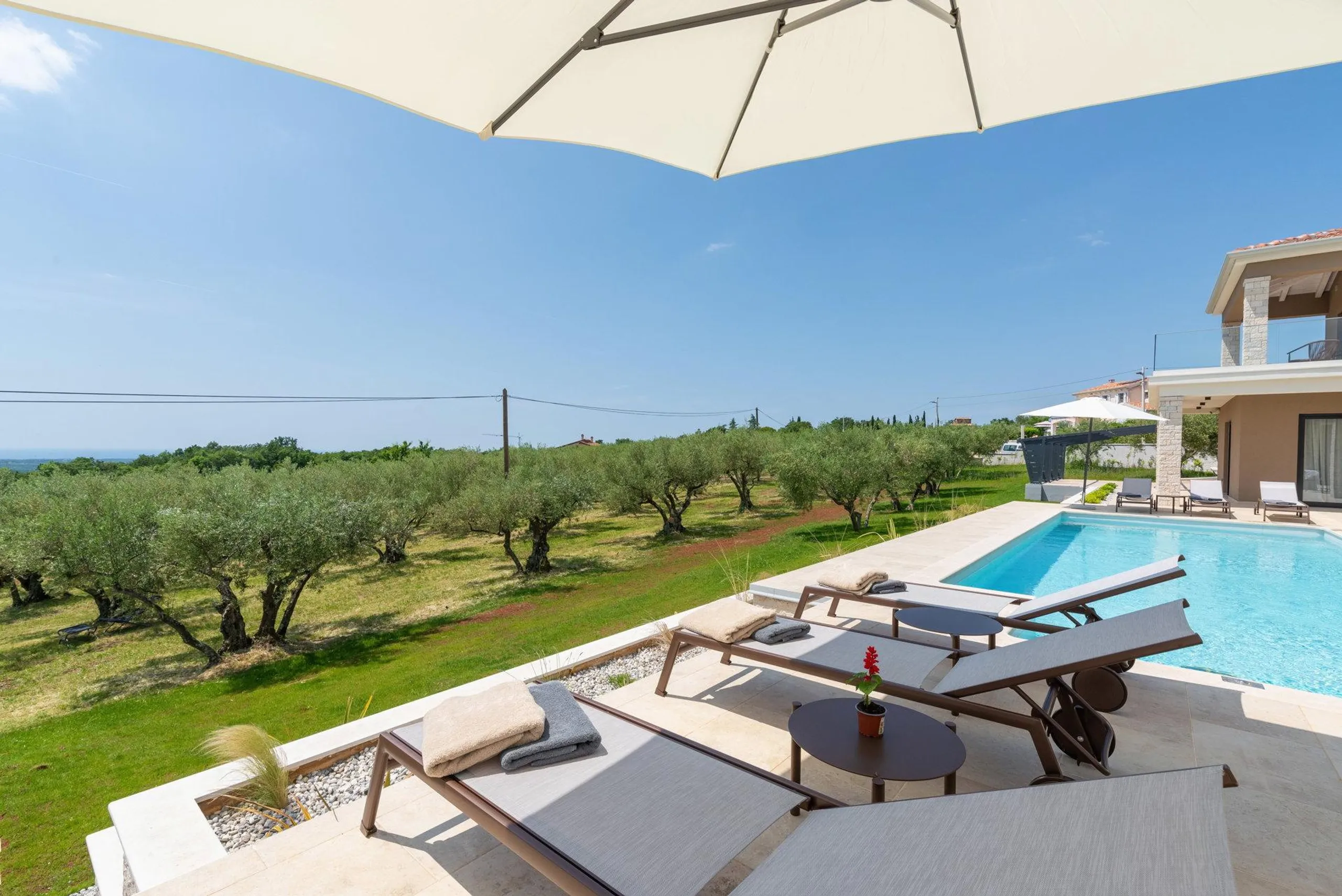 Plush and Inviting 4Bedroom Villa with Private Pool, Jacuzzi and Sauna — photograph 8