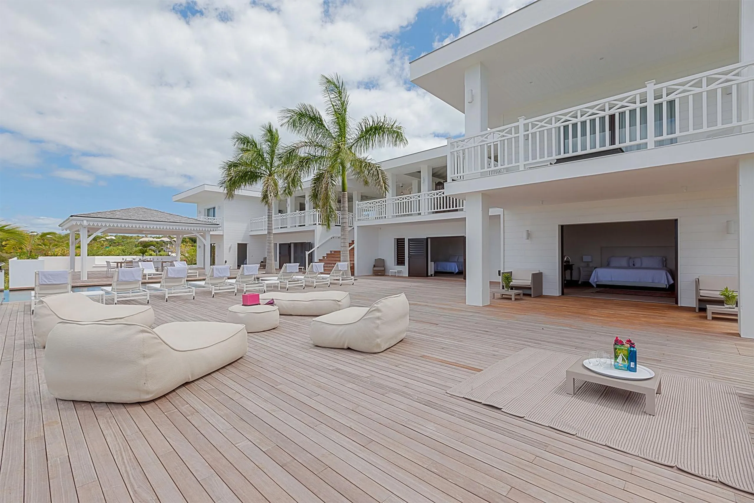 Elegant Twin Palm Villa with Private Pool and Infinity Views — photograph 4