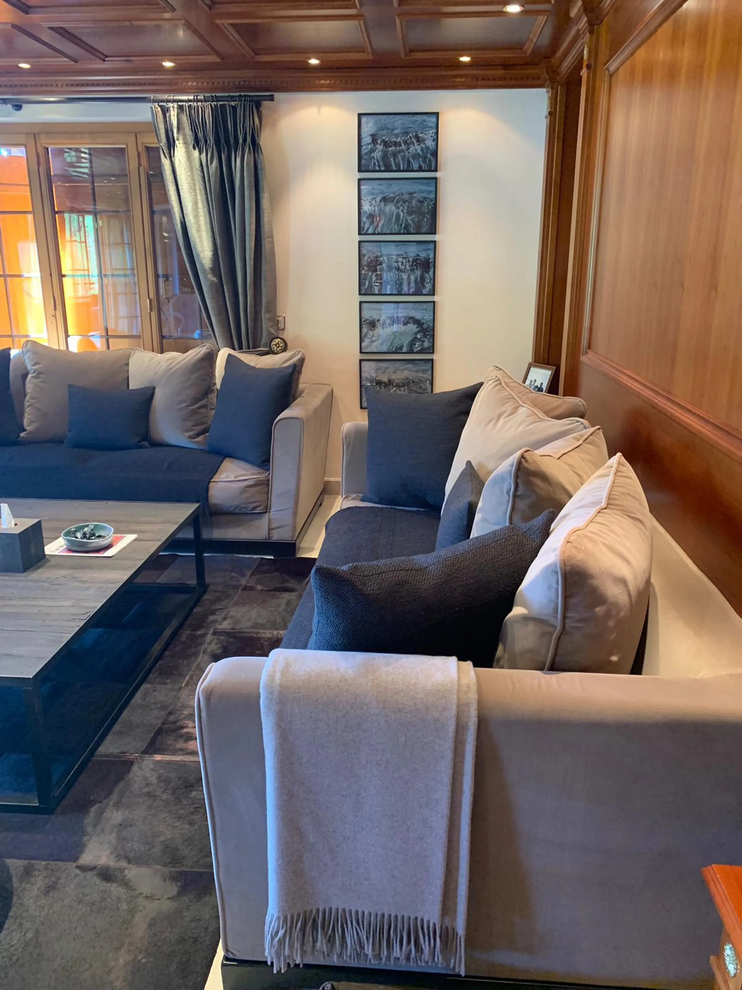 Deluxe Luxury Chalet in Saanen with Stunning Views — photograph 10