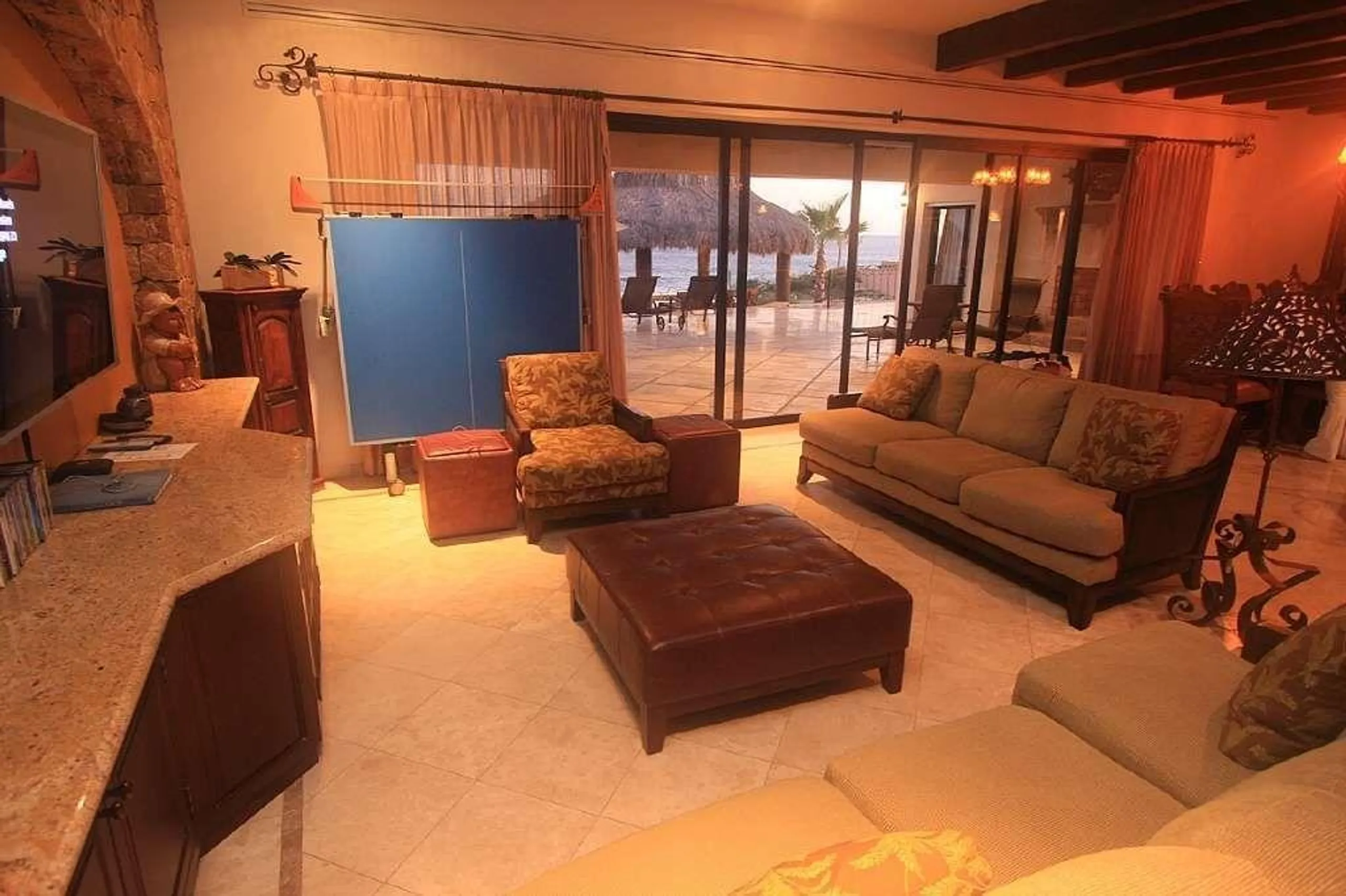 Punta Ballena Luxury Villa with Infinity Pool, Hot Tub and Sweeping Ocean Views — photograph 6