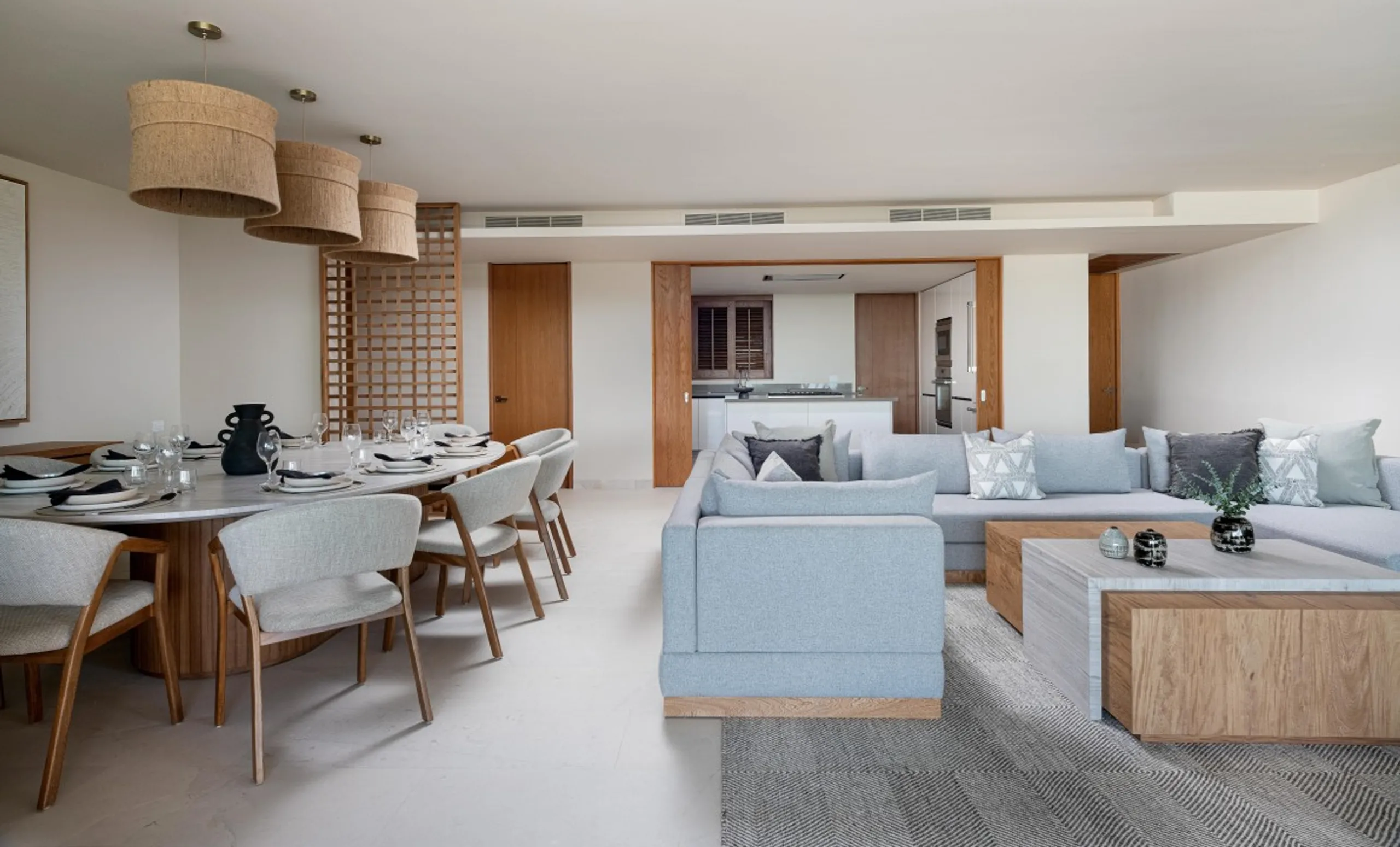 Contemporary 4-Bedroom Home with Ocean Vistas & Private Terraces — photograph 7