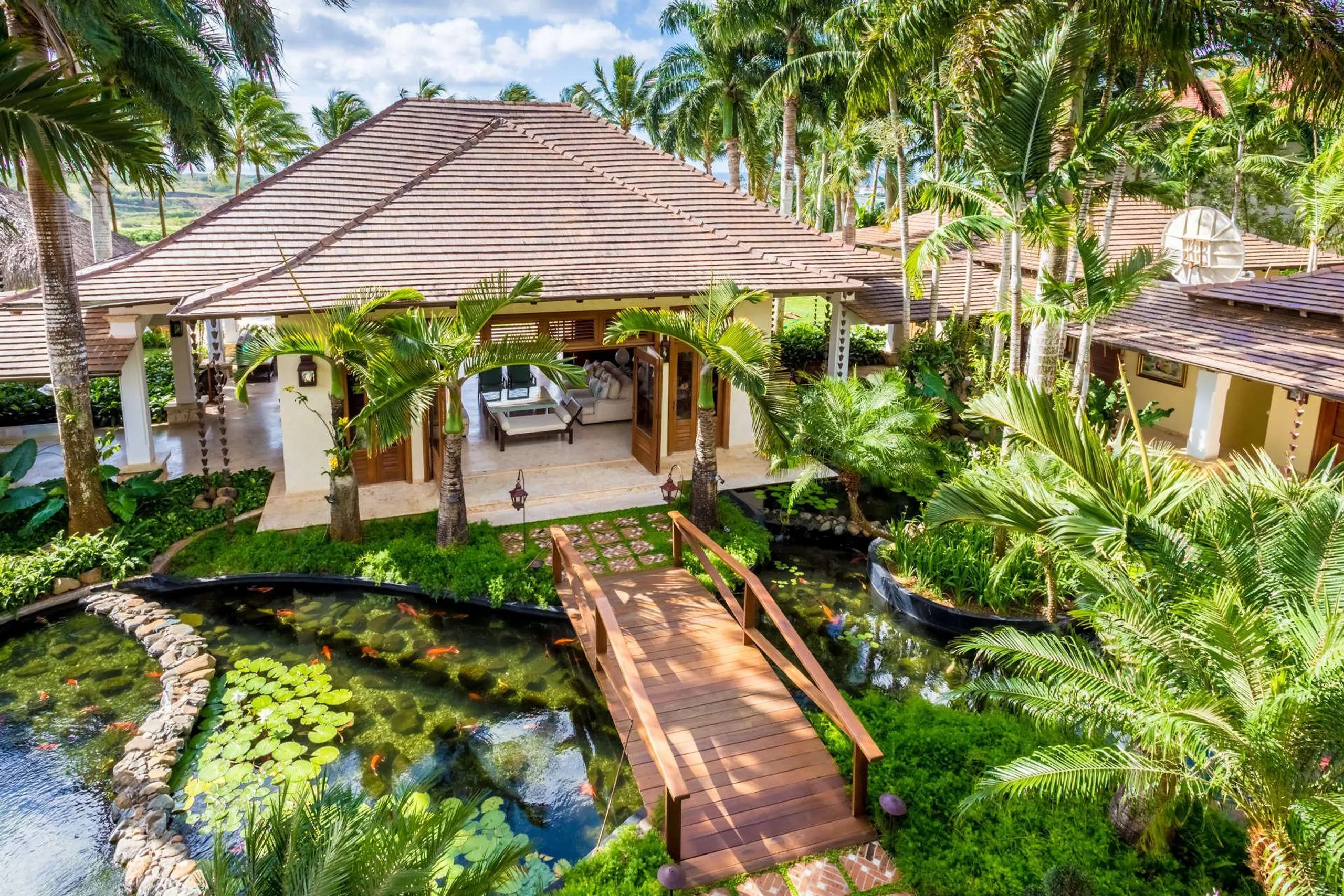 Elegant Beach Estate with Private Pool and Views of the Caribbean Sea — photograph 3