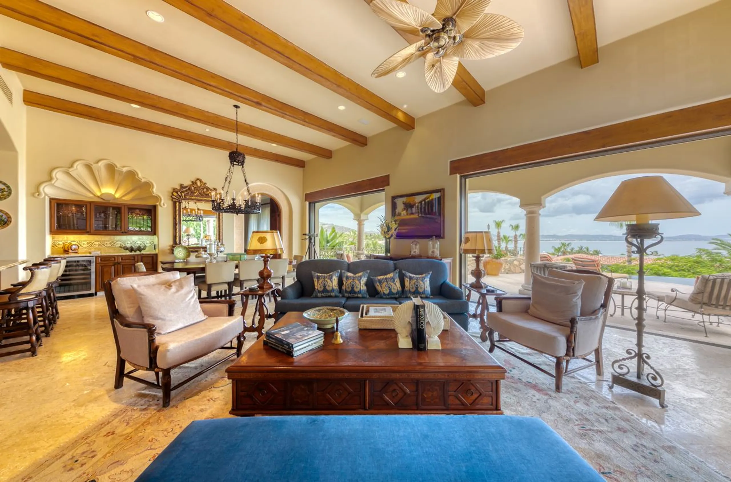 Breathtaking Oceanview Villa: Seamless Indoor-Outdoor Living with Pool, Jacuzzi & Gourmet Amenities — photograph 11
