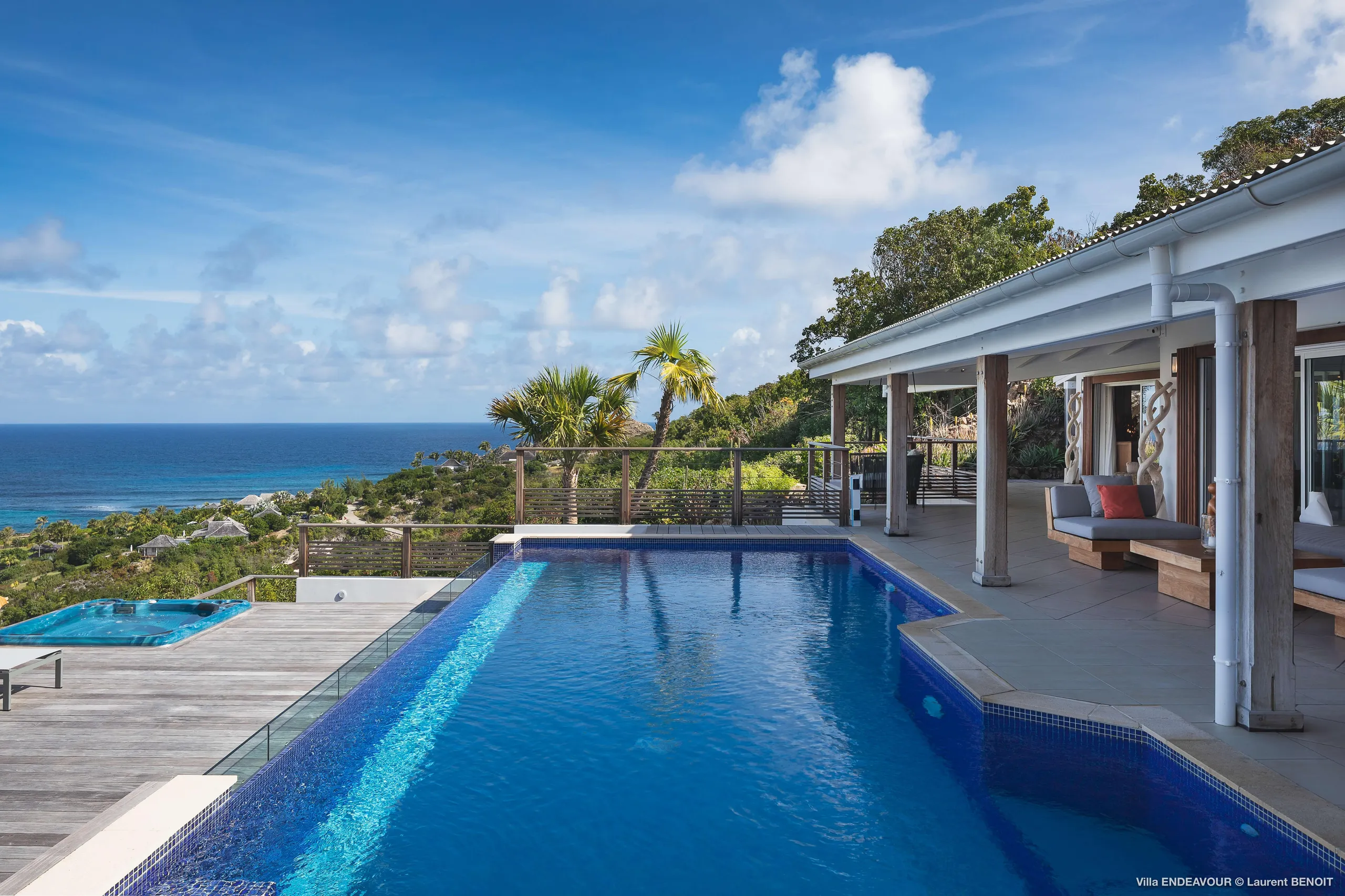 Secluded Exquisite Villa with Private Pool and Mesmerizing Ocean Views — photograph 2