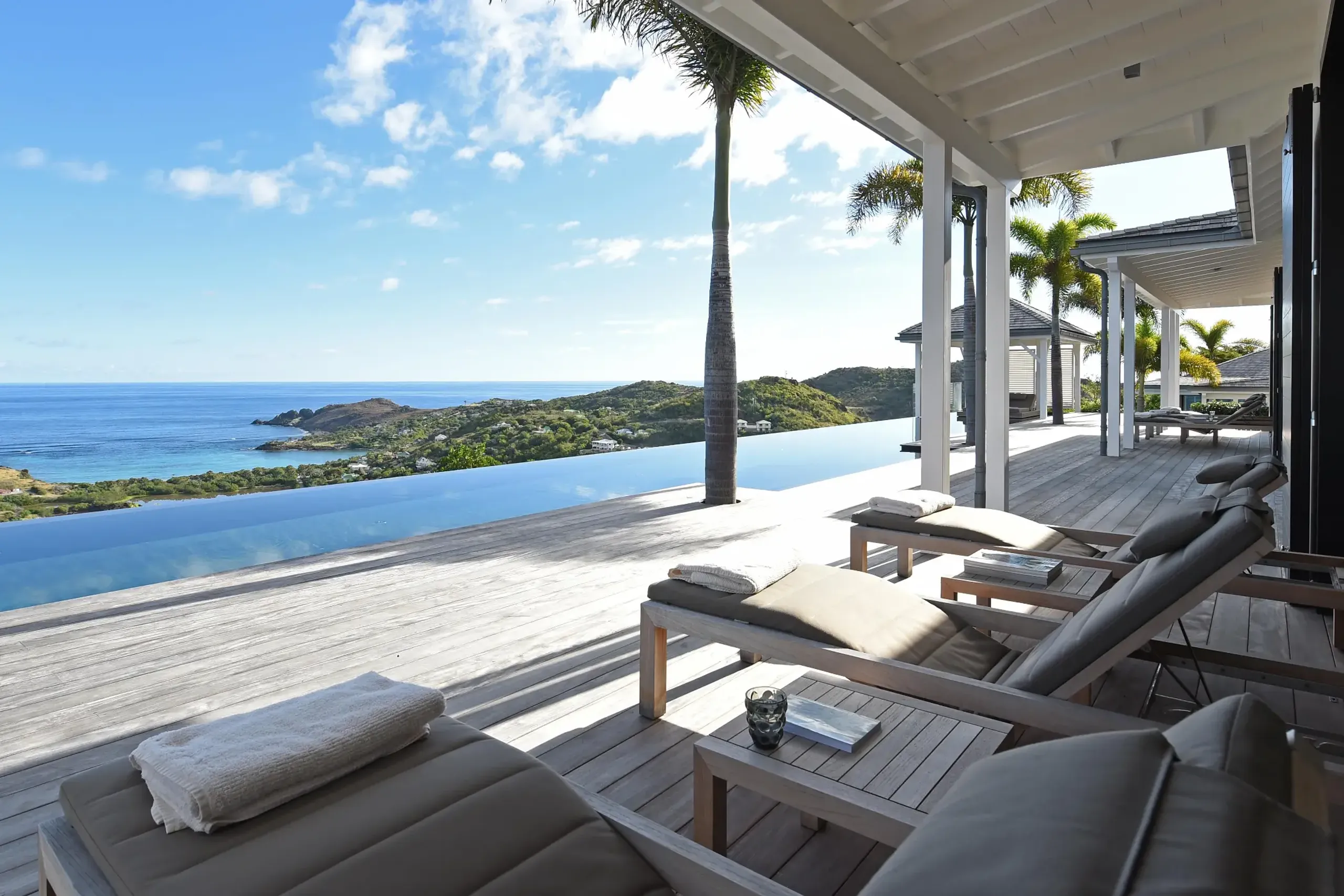 Elegant Seaview Villa with Private Pool and Fitness Room — photograph 3