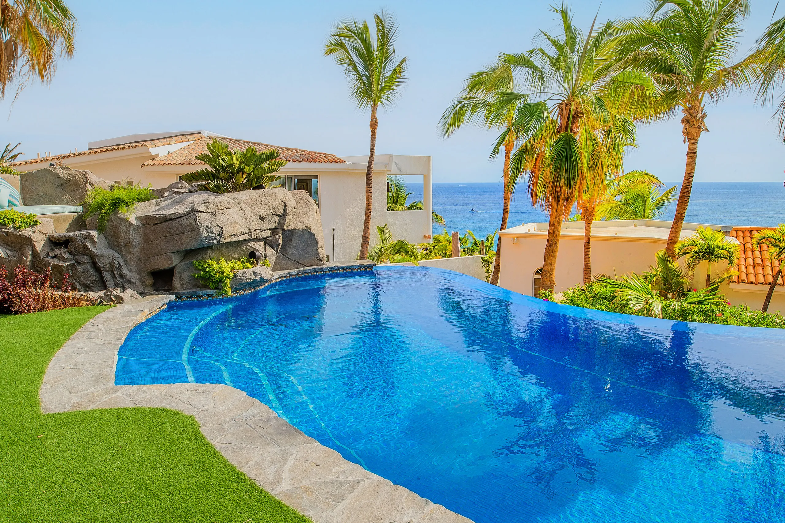 Enchanting Views of the Pacific Ocean from Four Level Luxury Compound with 2 Pools! — photograph 7