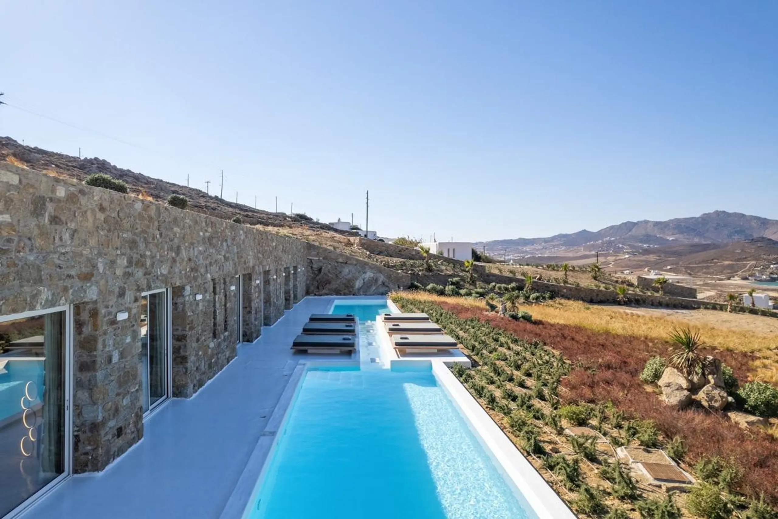 Lavish Ftelia Villa with Invigorating Pool — photograph 4