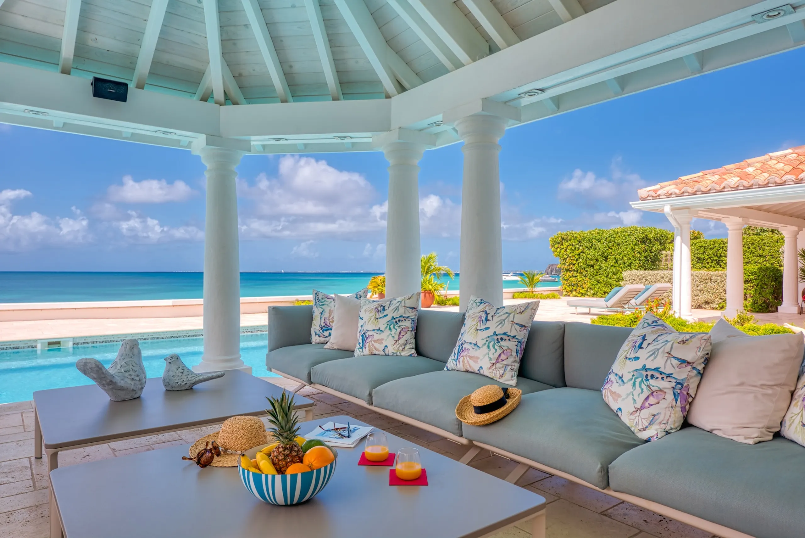 Opulent 6BR Villa with Infinity Pool and, Caribbean Sea Views — photograph 4