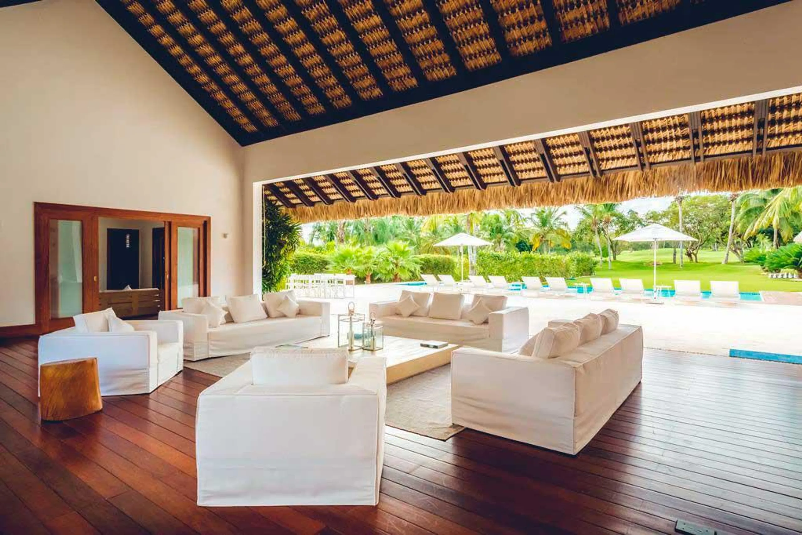 Majestic La Romana Estate with Private Pool and Hot Tub — photograph 11